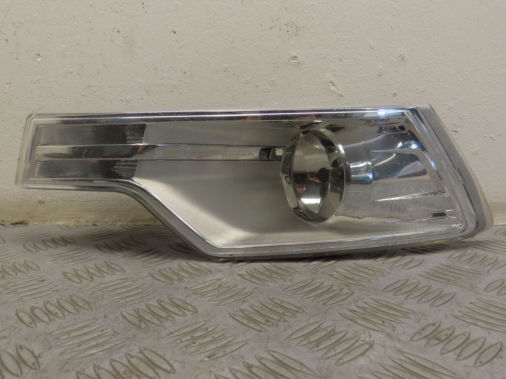 PHARE ANTIBROUILLARD AVG