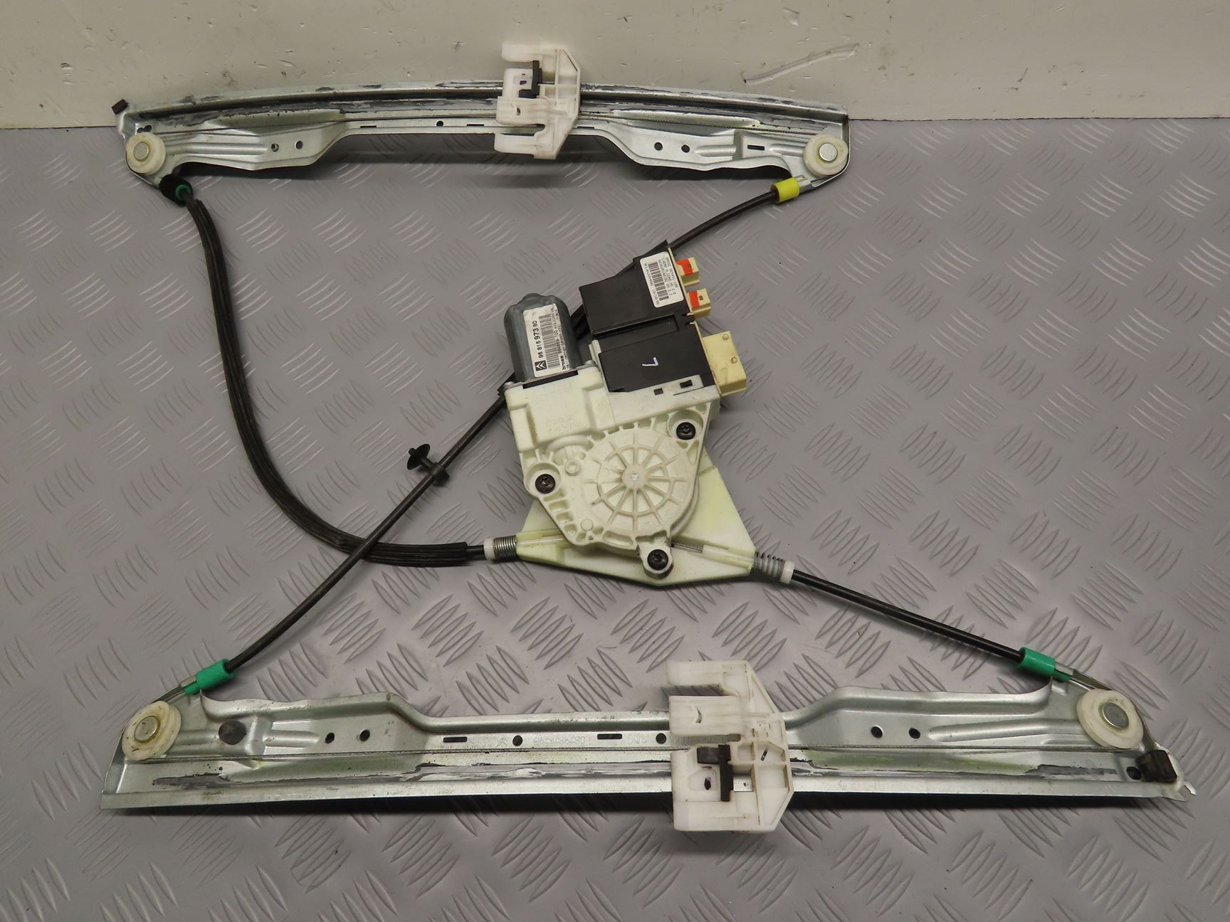 MECANISME+MOTEUR LEVE-GLACE AVG