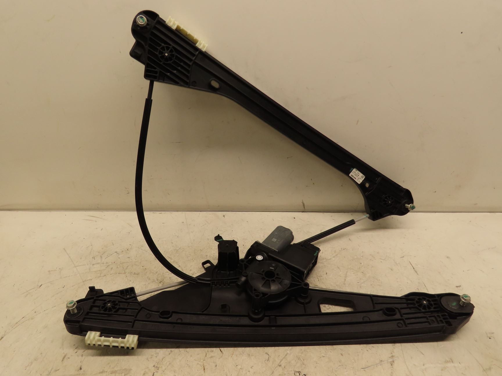 MECANISME+MOTEUR LEVE-GLACE AVD