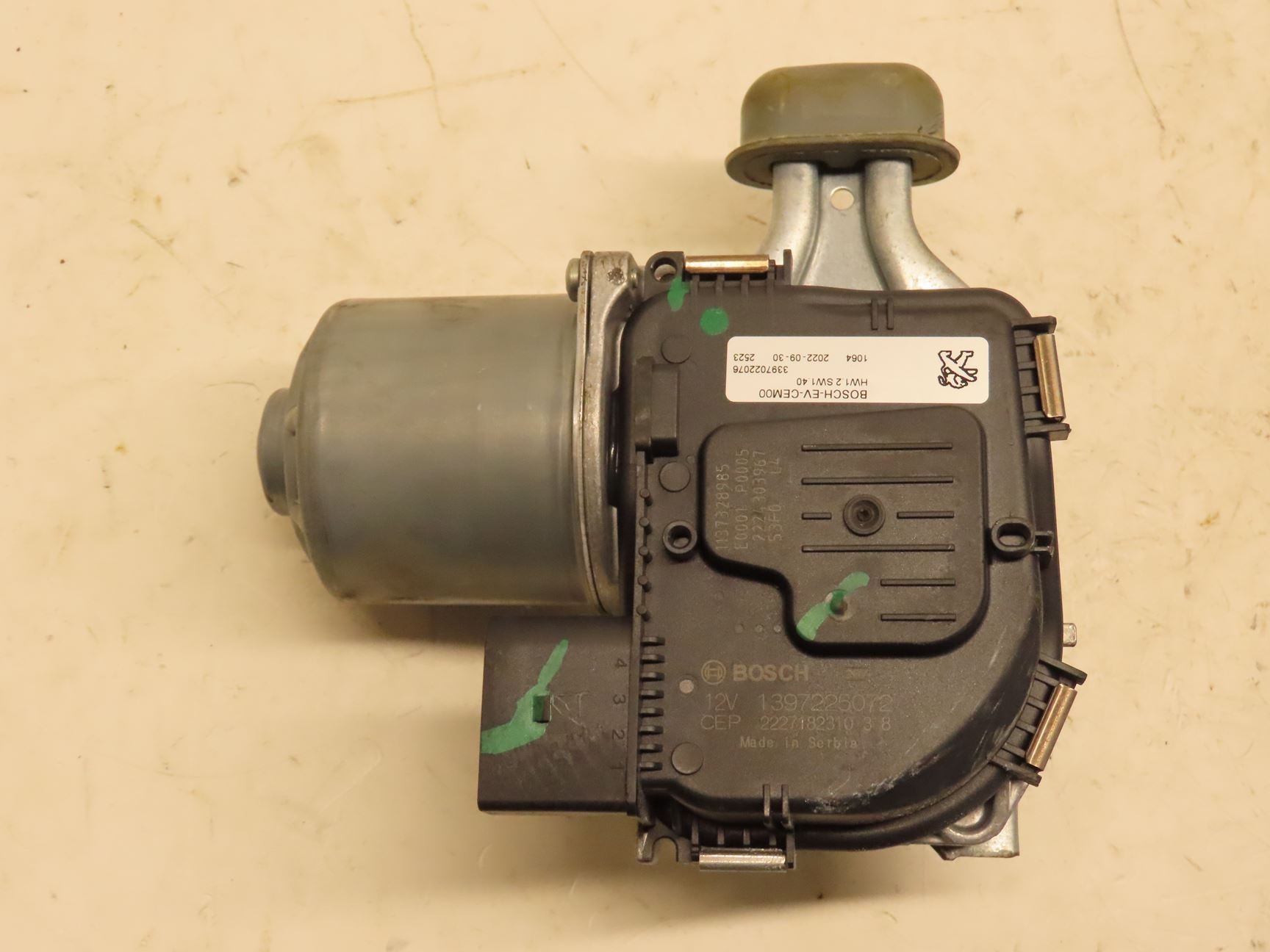 MOTEUR ESSUIE-GLACE AV
