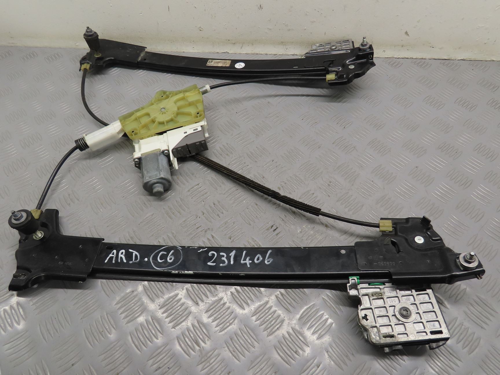 MECANISME+MOTEUR LEVE-GLACE ARD