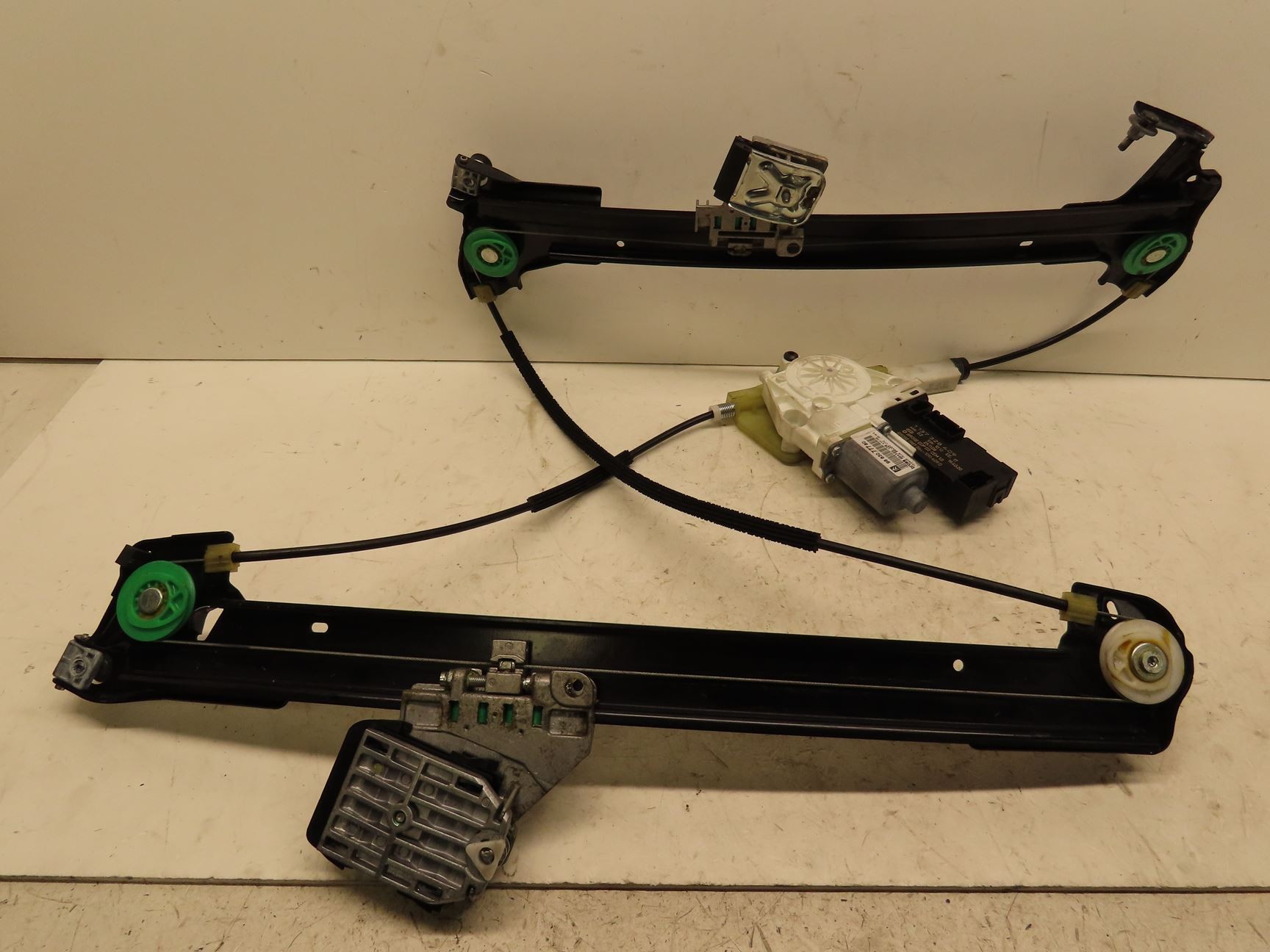 MECANISME+MOTEUR LEVE-GLACE AVD