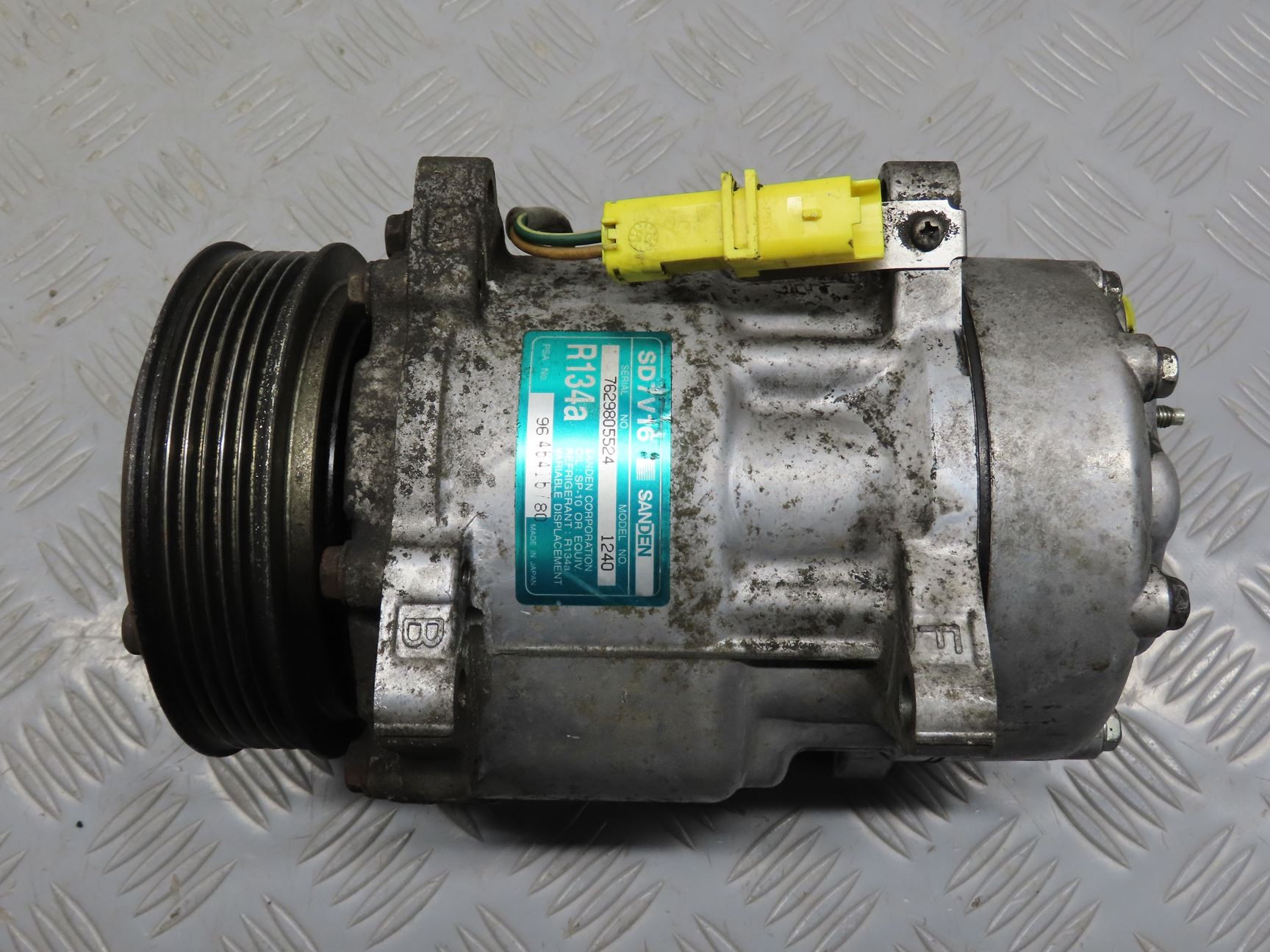 COMPRESSEUR AIR CONDITIONNE