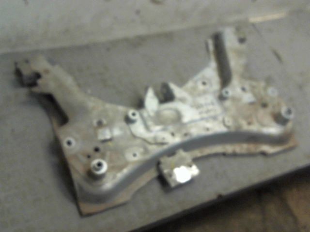 BERCEAU MOTEUR AV