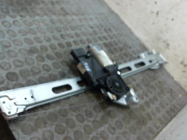 MECANISME+MOTEUR LEVE-GLACE AVG