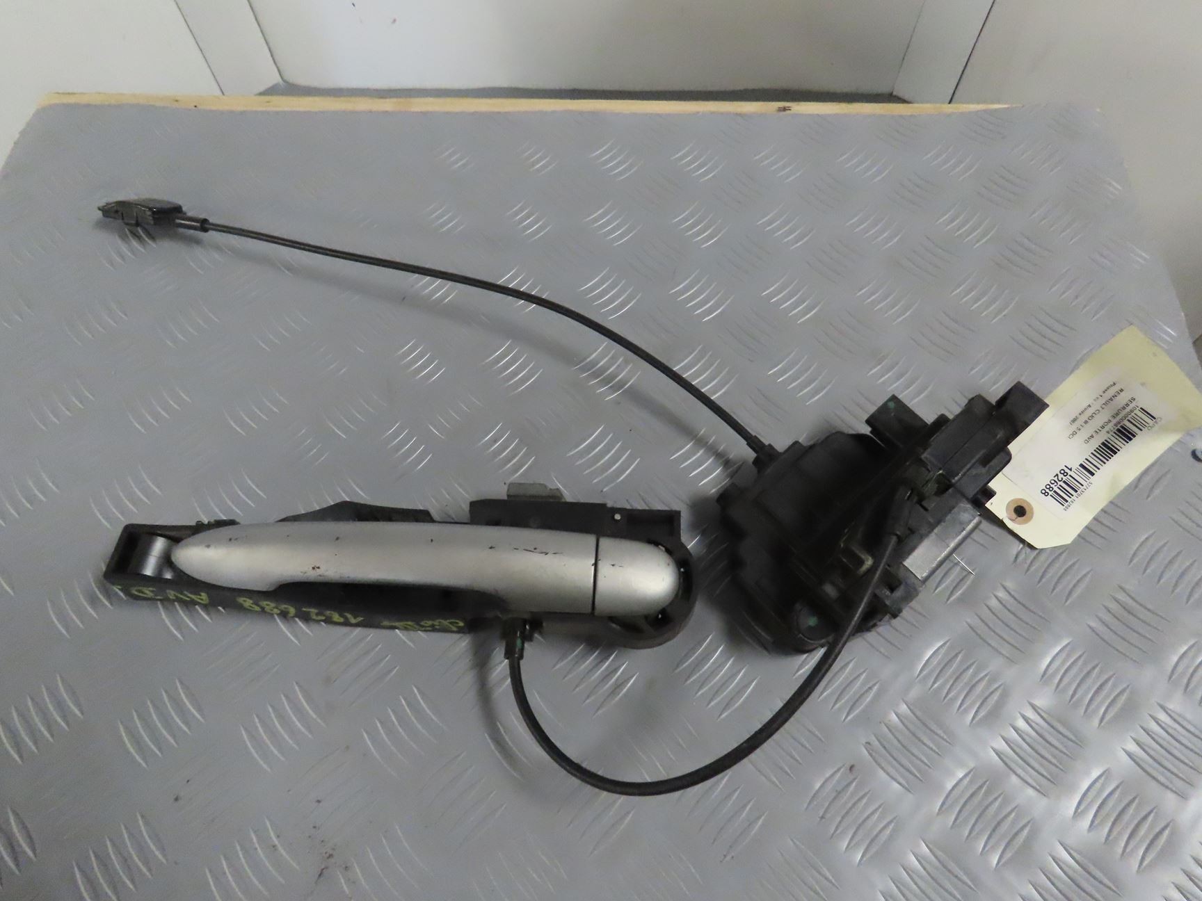 SERRURE PORTE AVD
