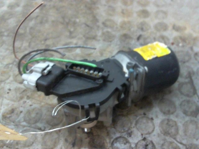 MOTEUR ESSUIE-GLACE AV