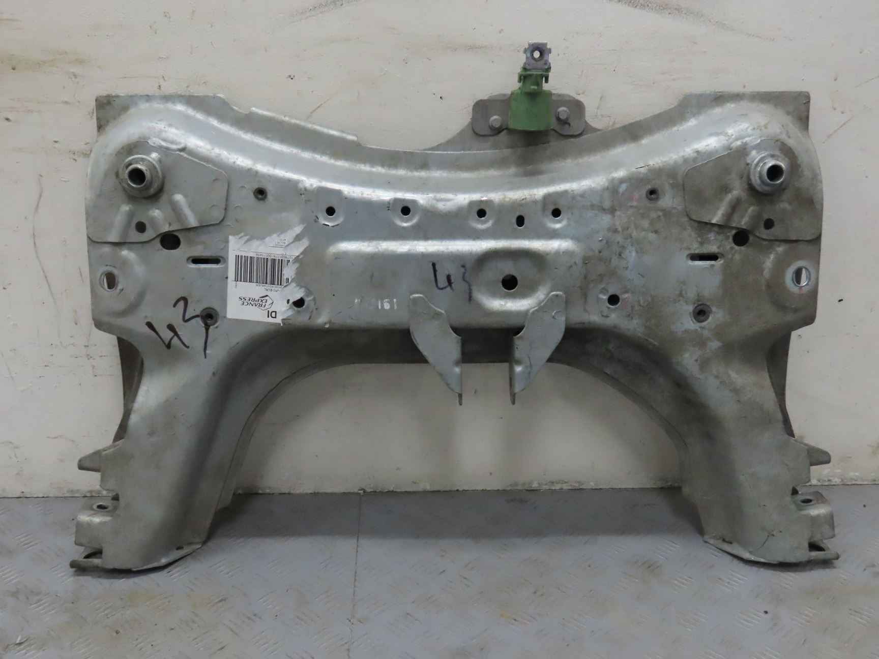 BERCEAU MOTEUR AV