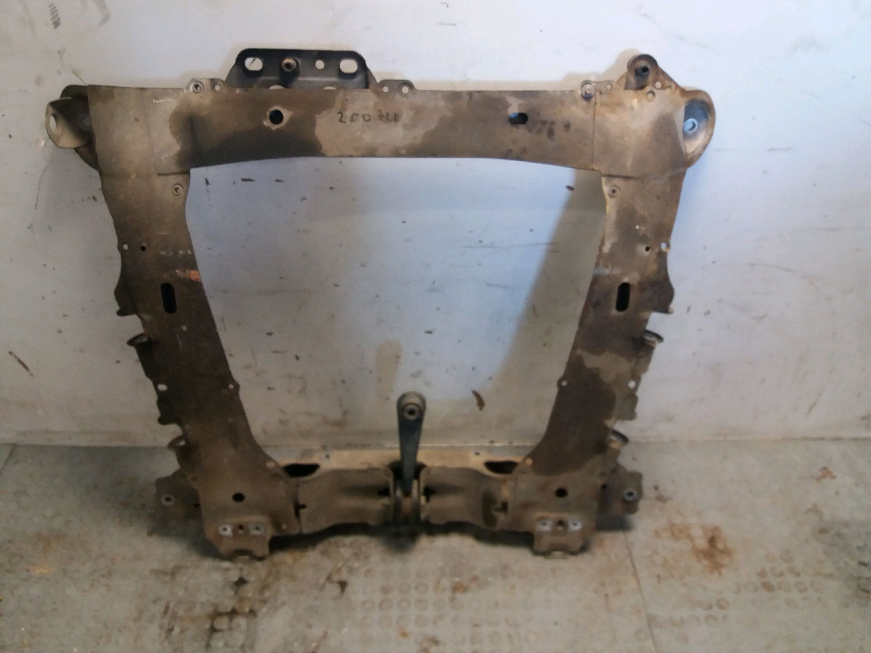 BERCEAU MOTEUR AV