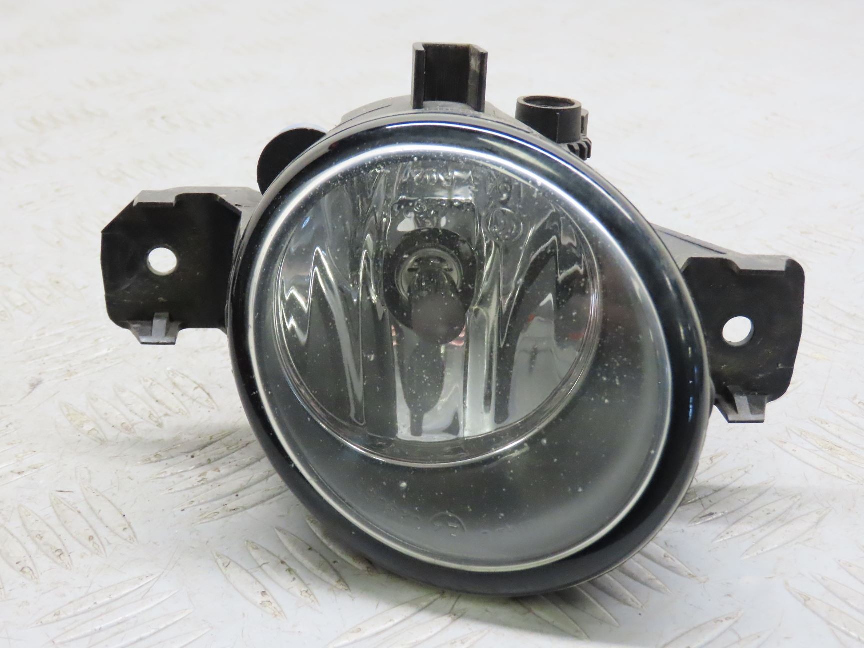 PHARE ANTIBROUILLARD AVG