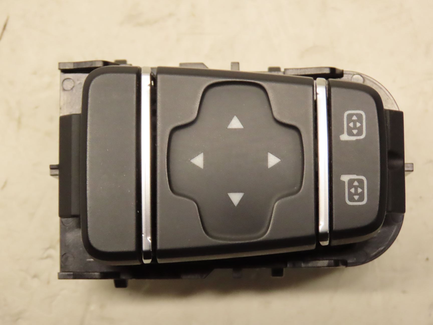 COMMANDE RETROVISSEUR EXT ELECTRIQUE