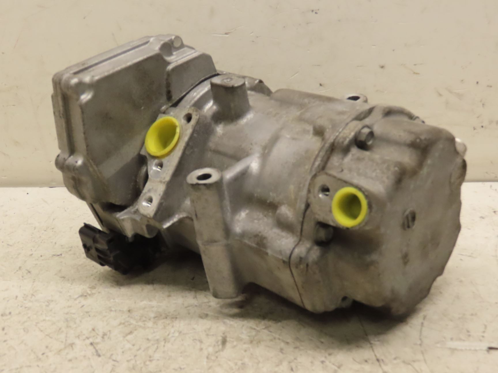 COMPRESSEUR AIR CONDITIONNE