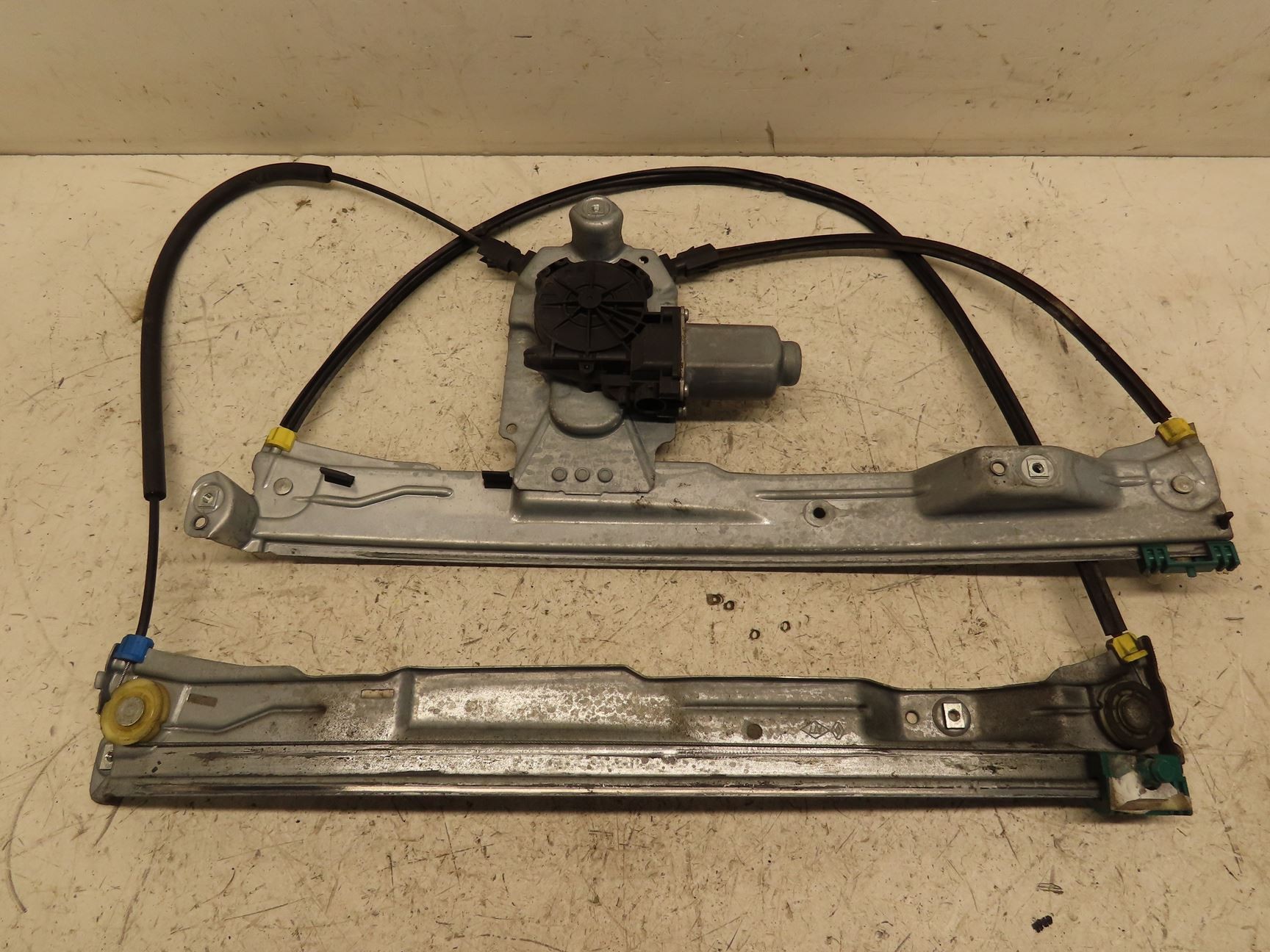 MECANISME+MOTEUR LEVE-GLACE AVD