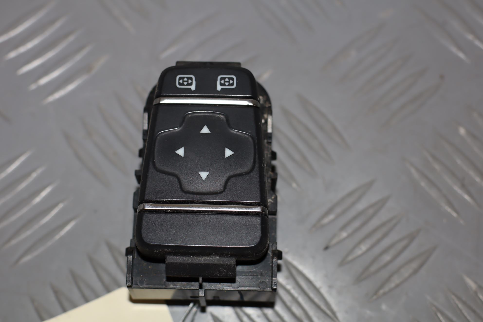 COMMANDE RETROVISSEUR EXT ELECTRIQUE