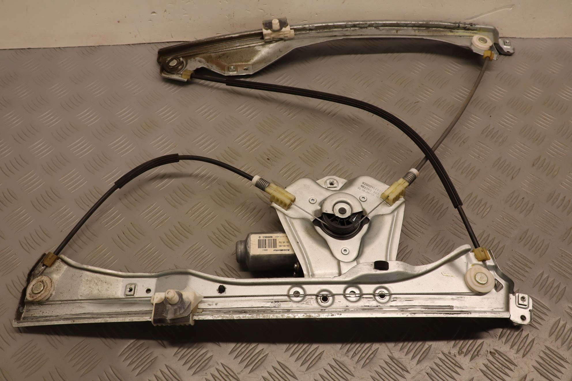 MECANISME+MOTEUR LEVE-GLACE AVD