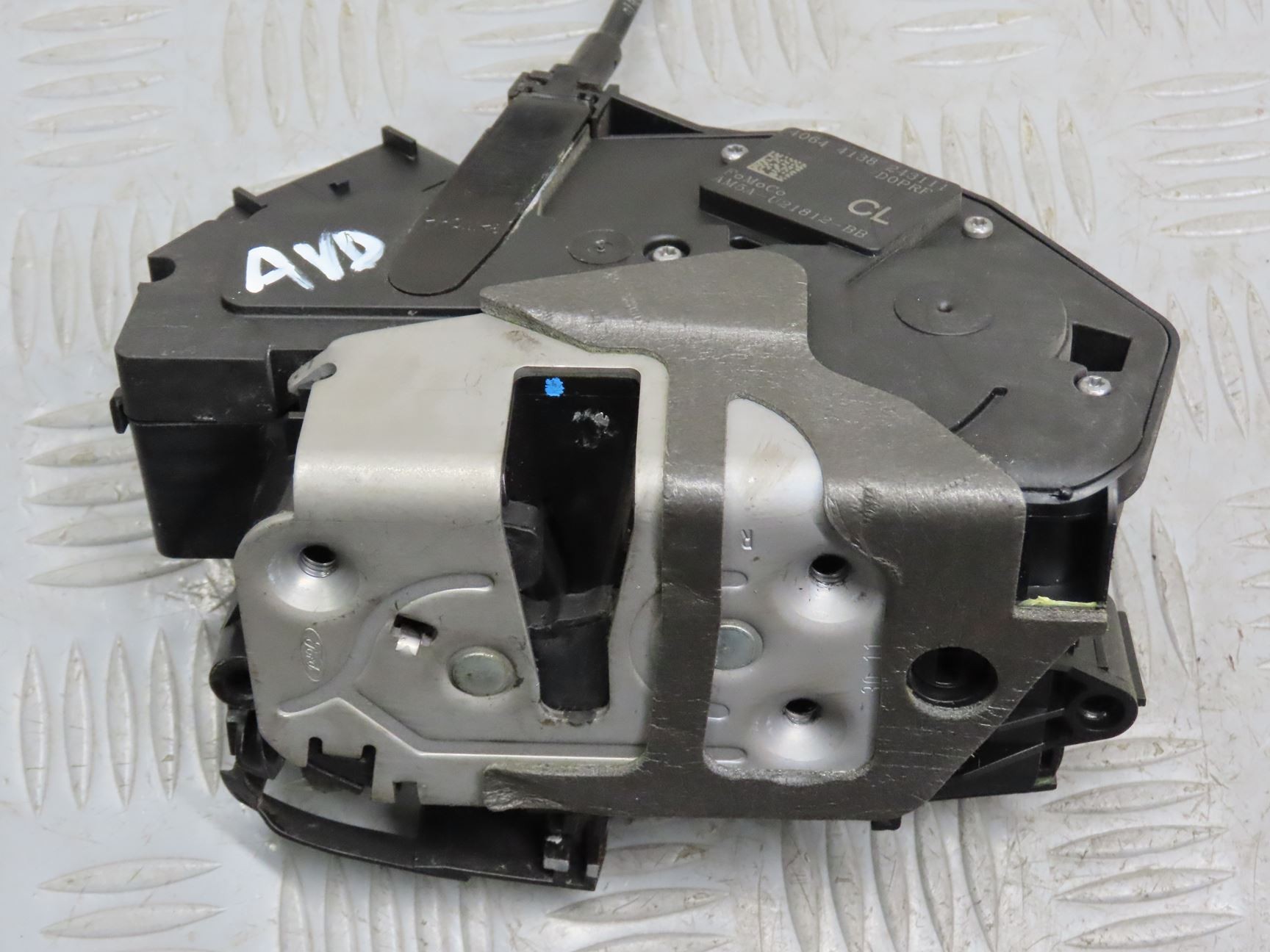SERRURE PORTE AVD