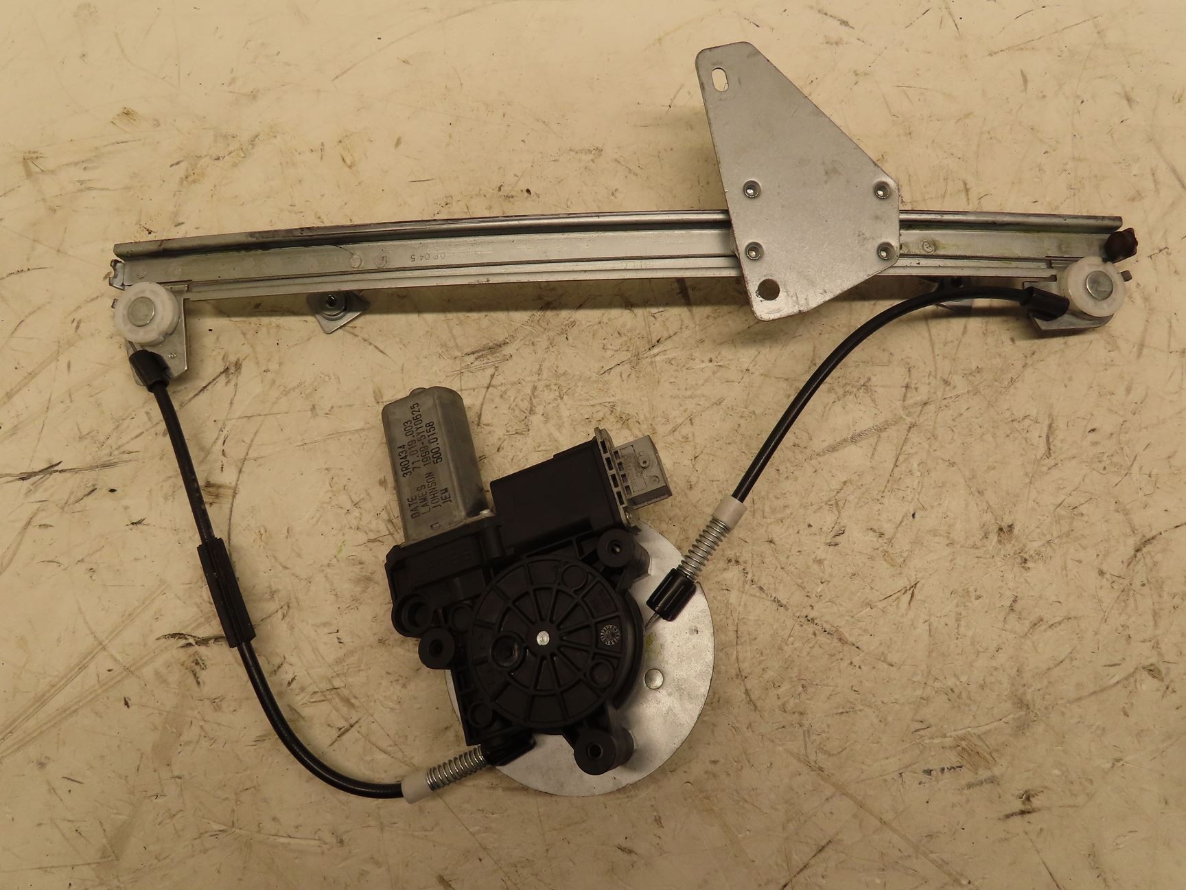 MECANISME+MOTEUR LEVE-GLACE AVG