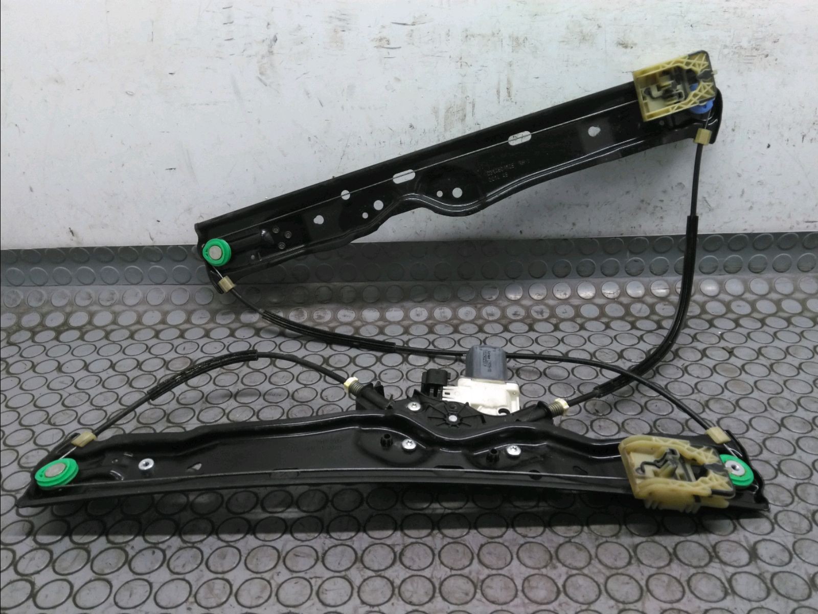 MECANISME+MOTEUR LEVE-GLACE AVD
