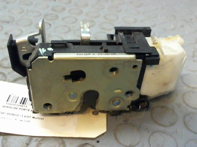 SERRURE PORTE AVD
