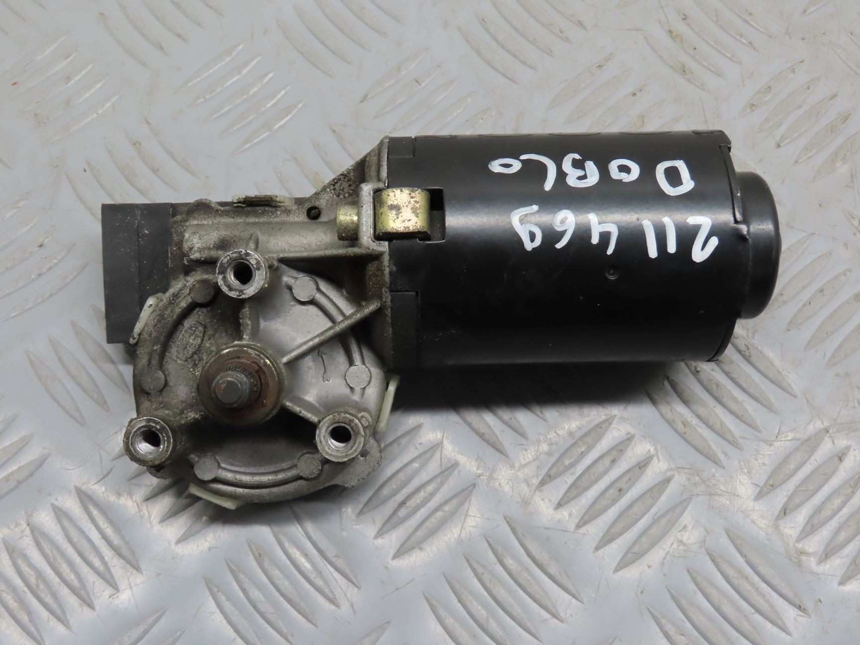 MOTEUR ESSUIE-GLACE AV