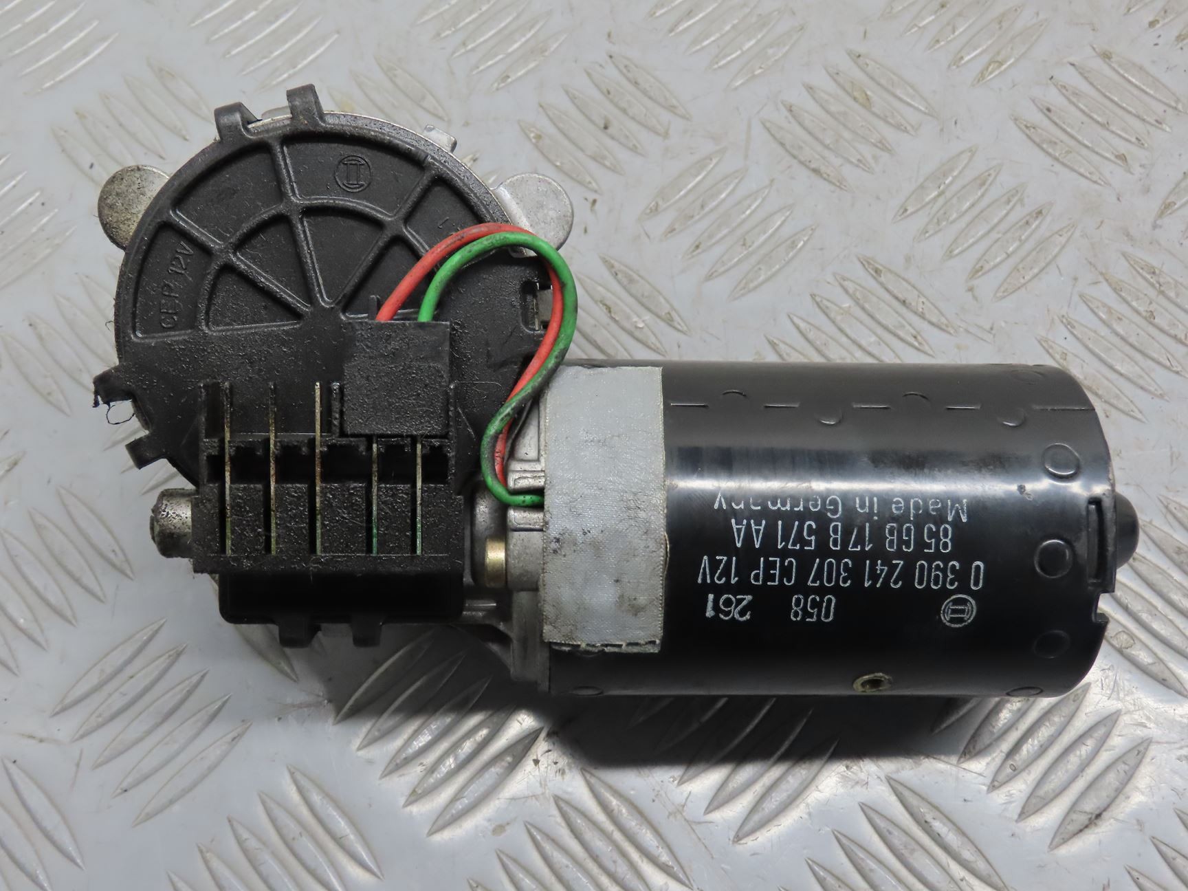MOTEUR ESSUIE-GLACE AV