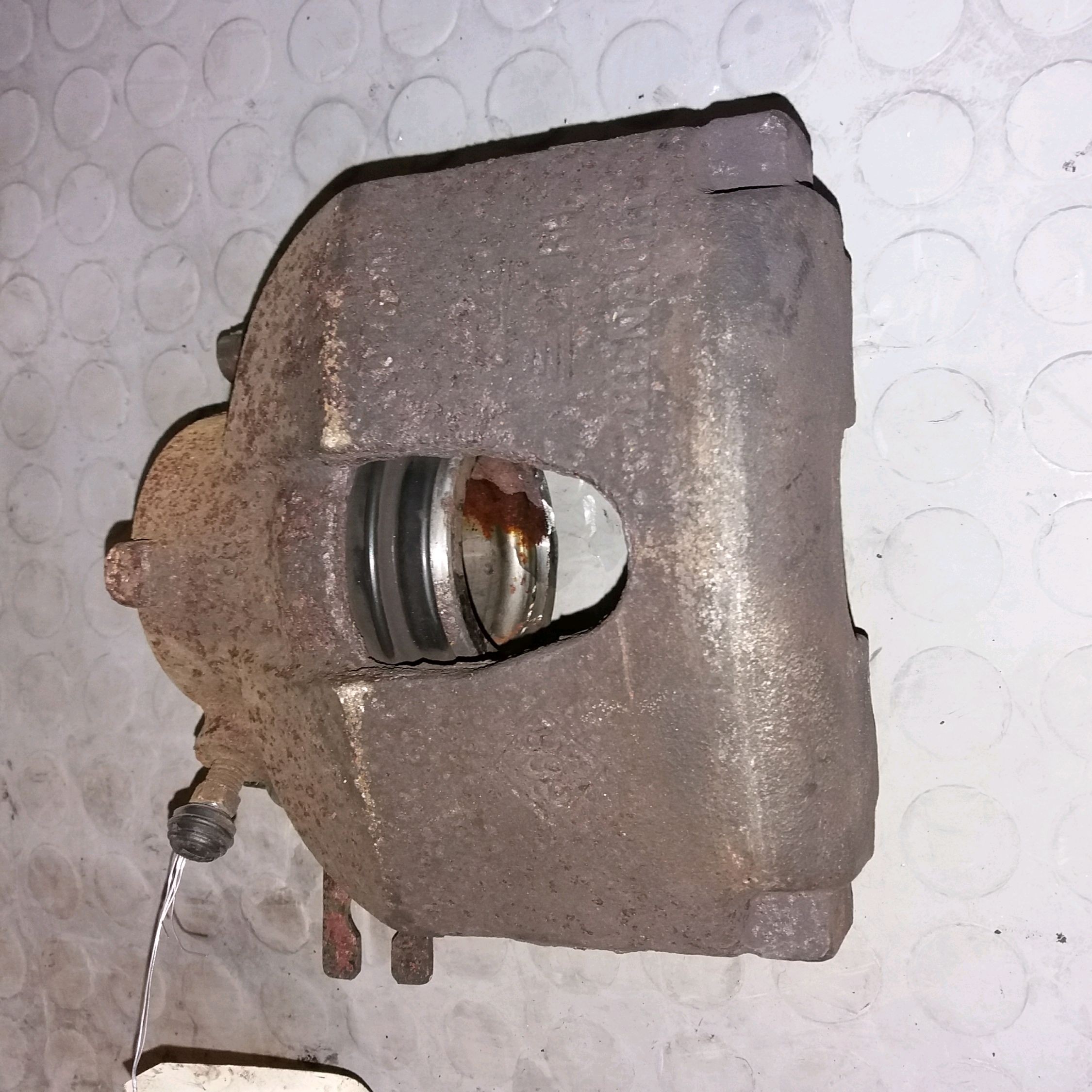 ETRIER DE FREIN AVD