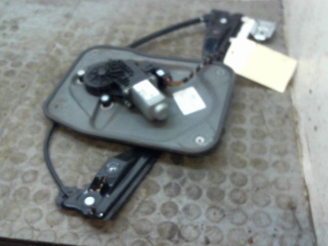 MECANISME+MOTEUR LEVE-GLACE AVD