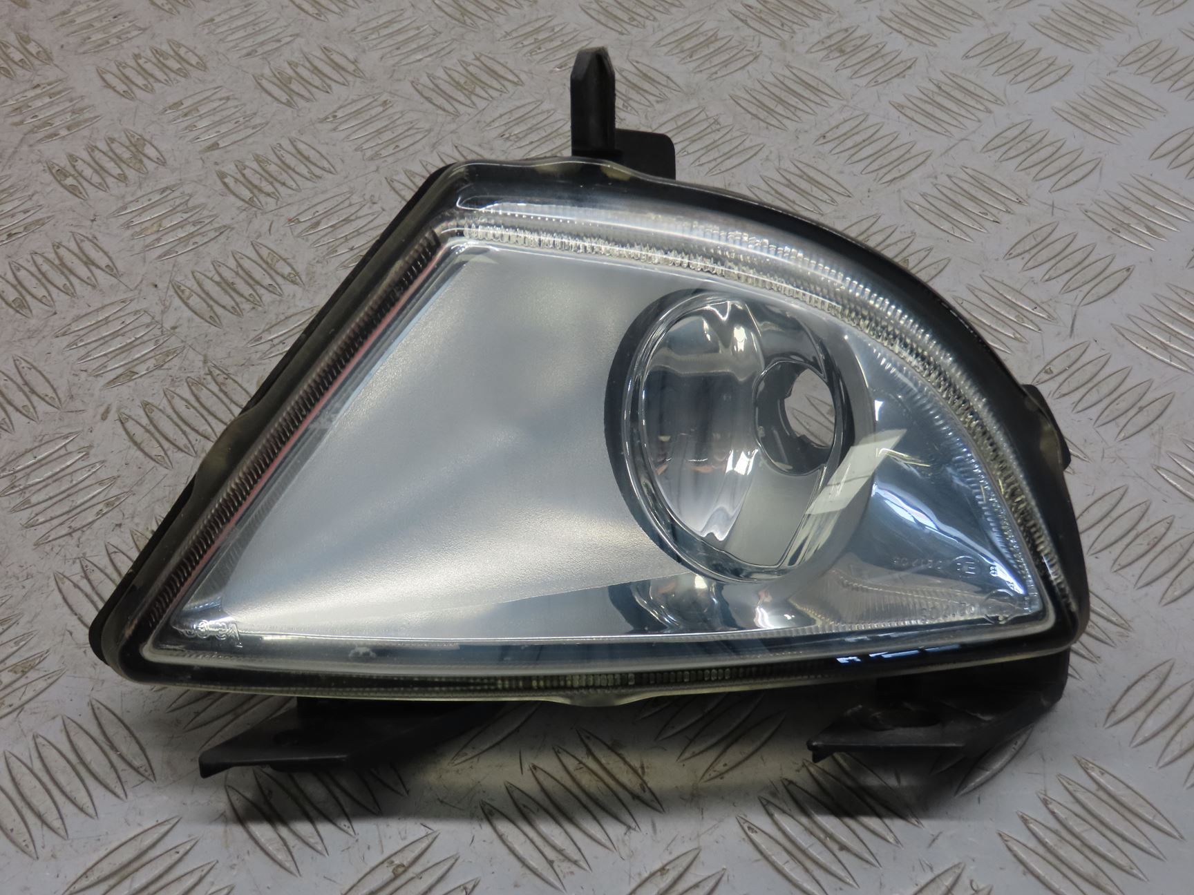 PHARE ANTIBROUILLARD AVG