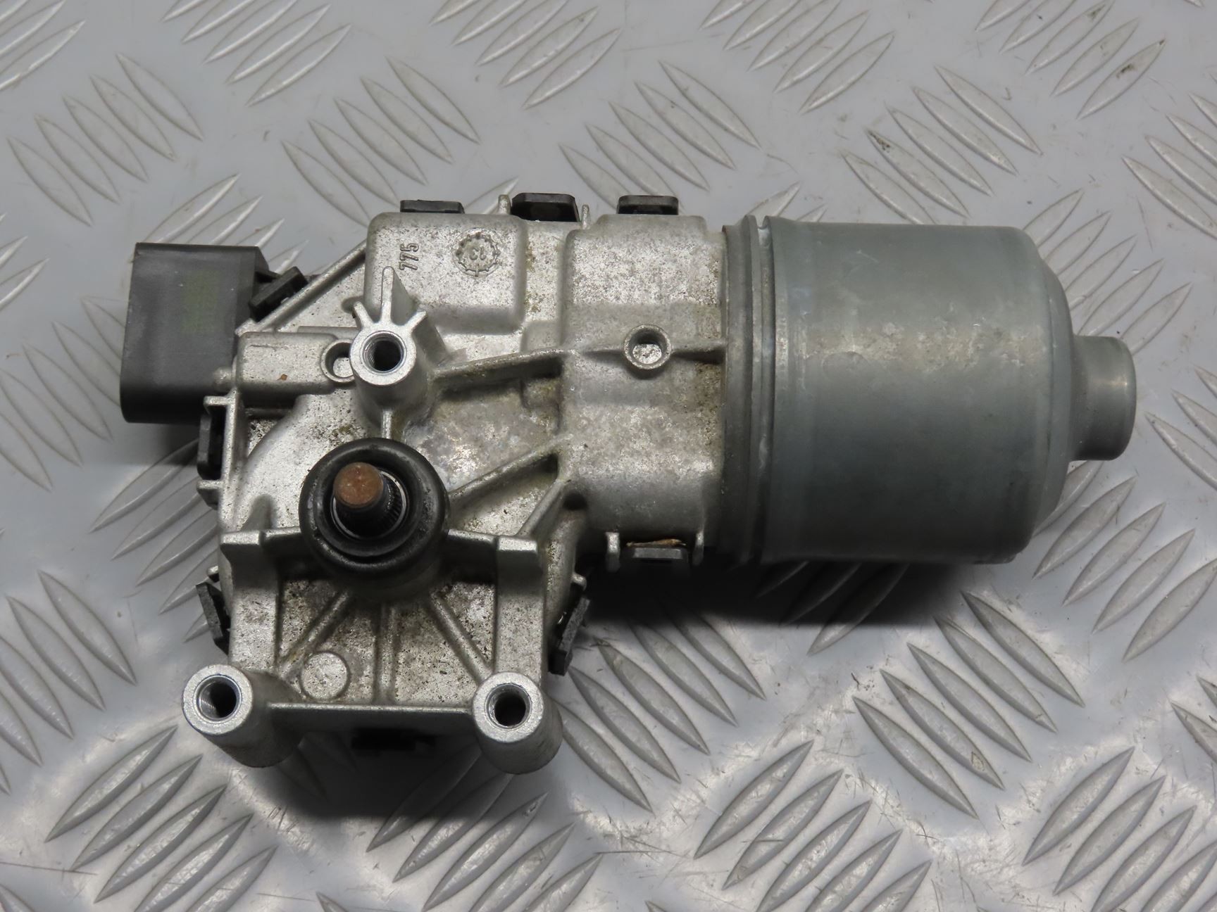 MOTEUR ESSUIE-GLACE AV