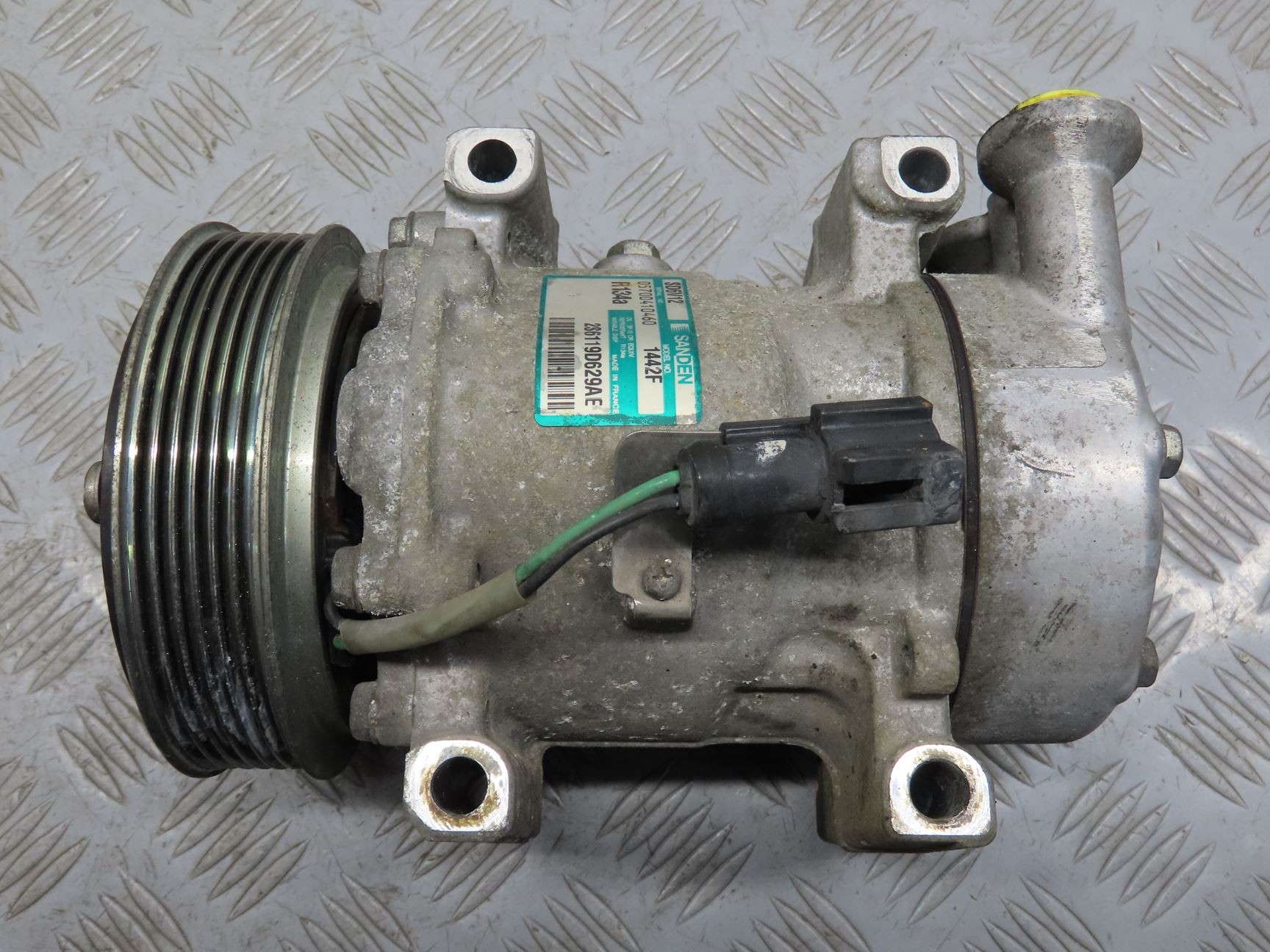 COMPRESSEUR AIR CONDITIONNE