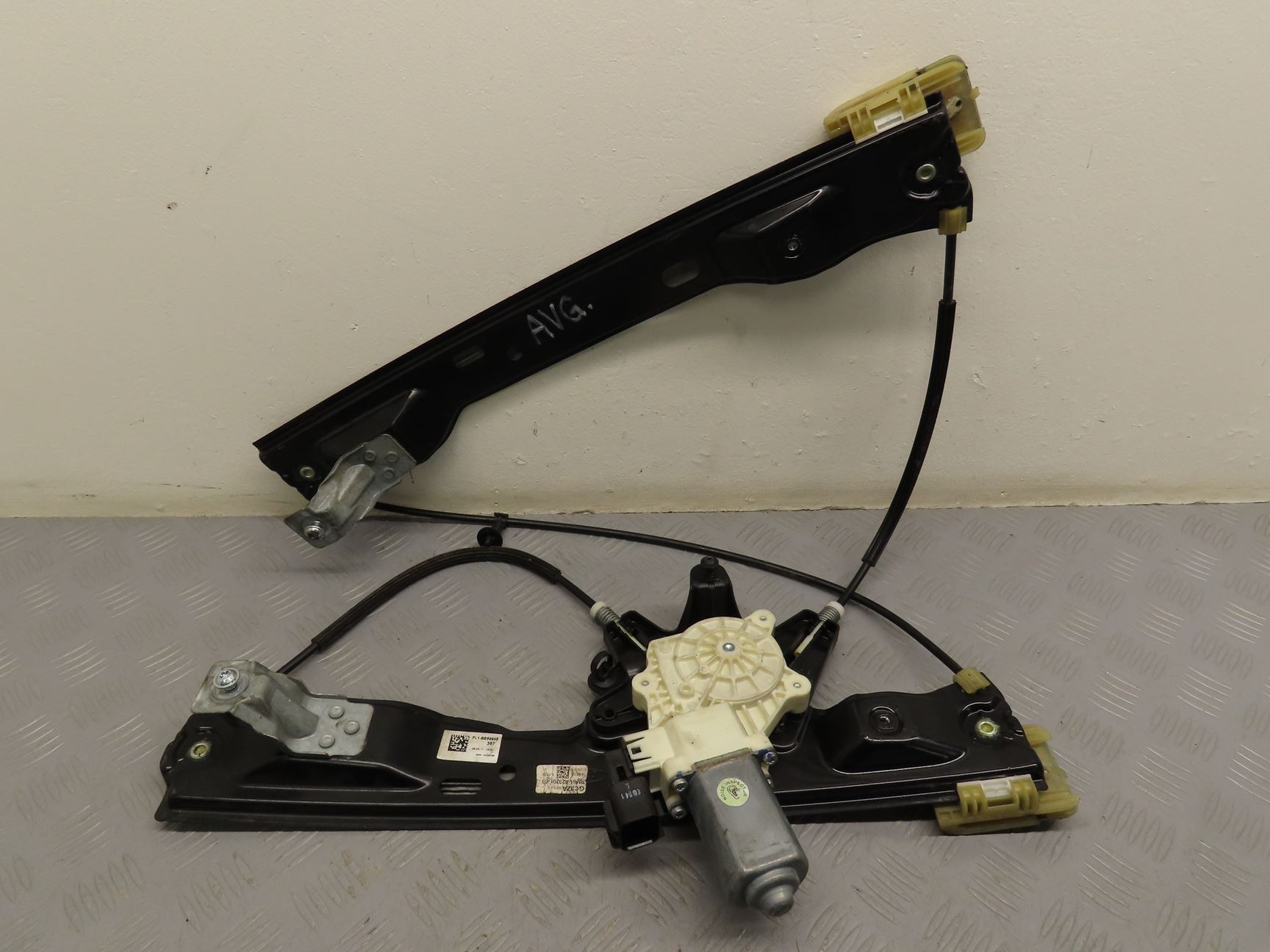 MECANISME+MOTEUR LEVE-GLACE AVG