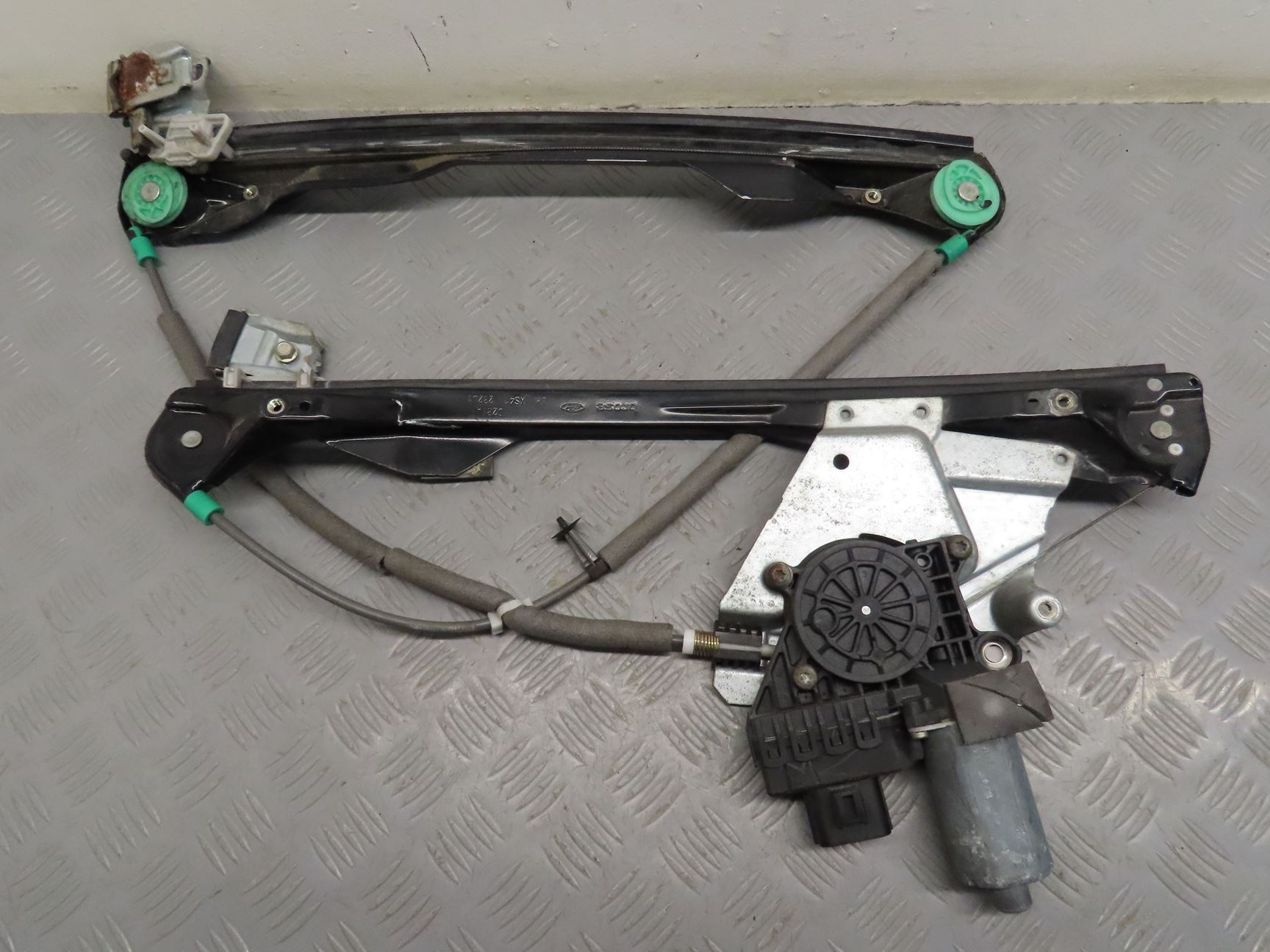 MECANISME+MOTEUR LEVE-GLACE AVG