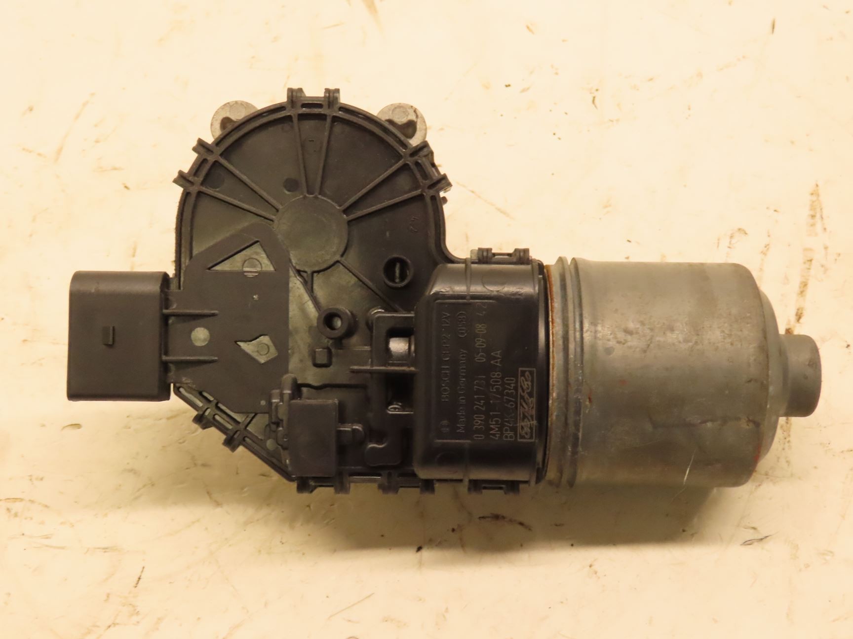 MOTEUR ESSUIE-GLACE AV