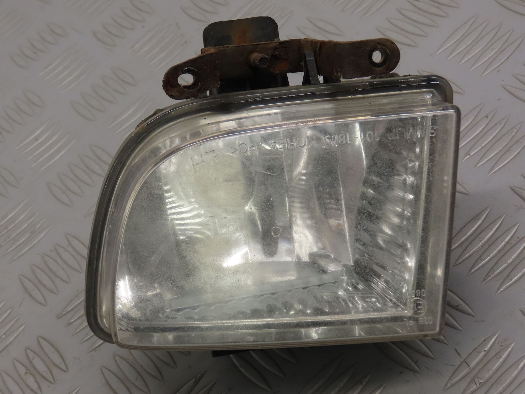 PHARE ANTIBROUILLARD AVG