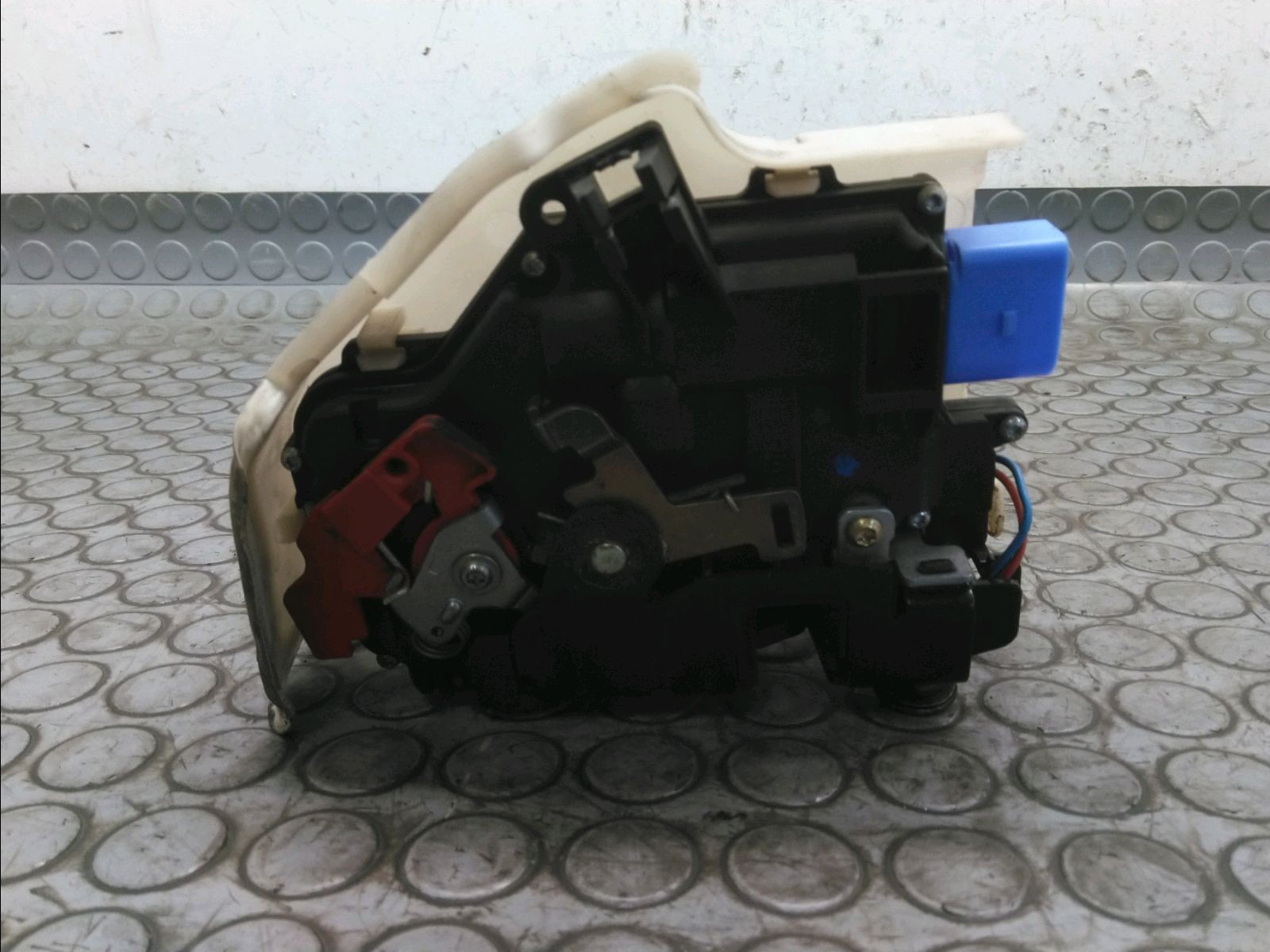 SERRURE PORTE AVG