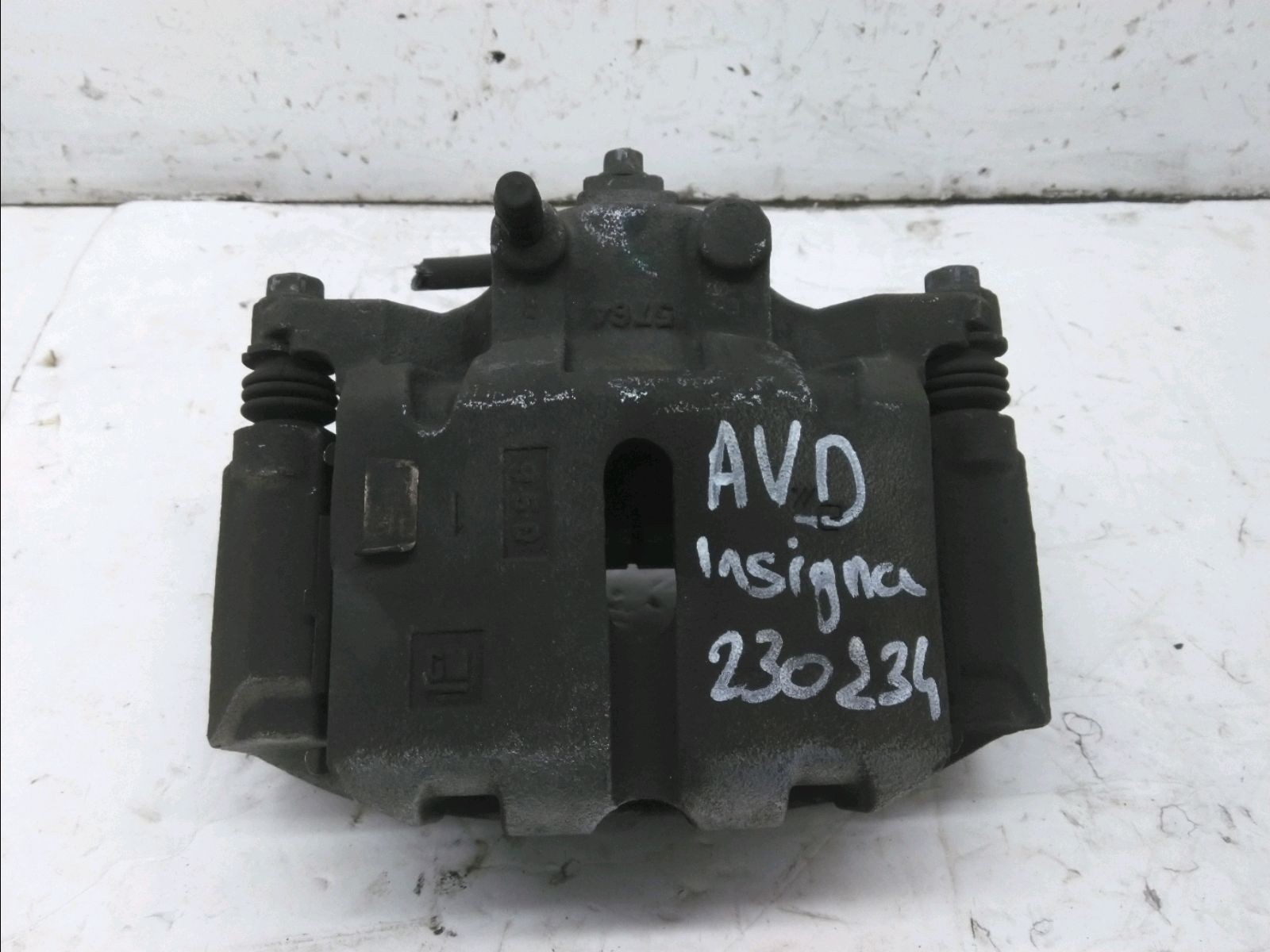 ETRIER DE FREIN AVD