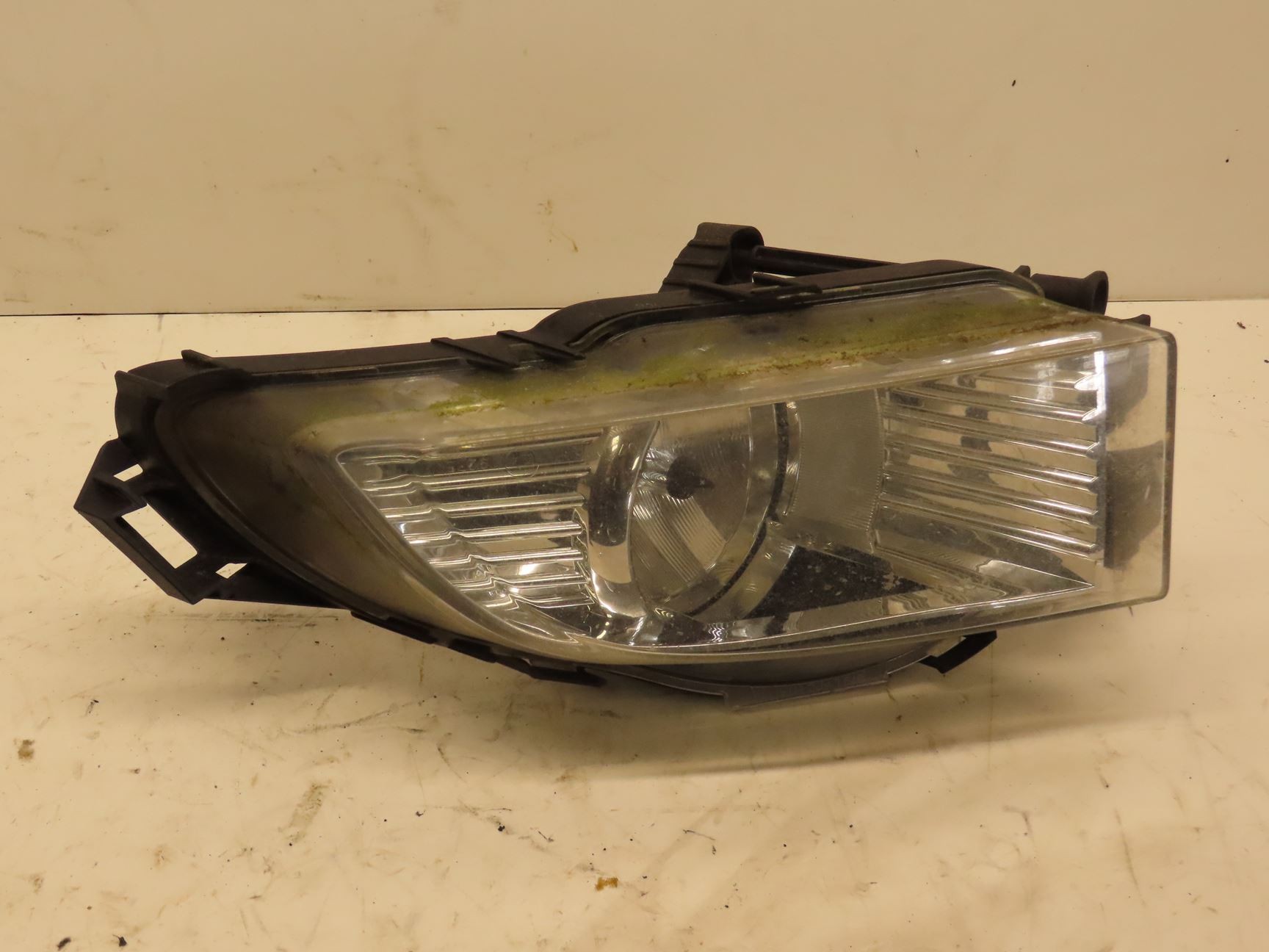 PHARE ANTIBROUILLARD AVD