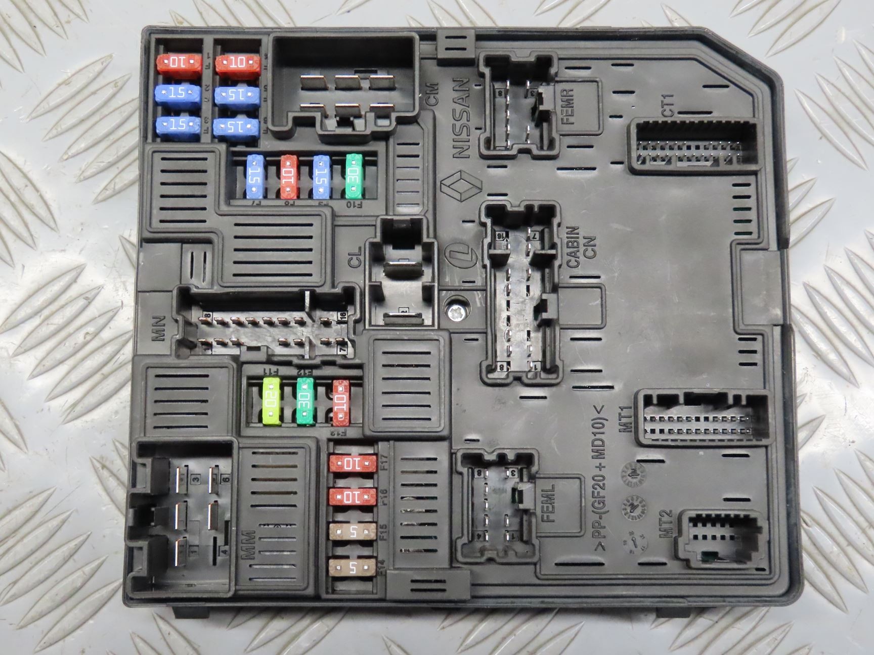 PLATINE FUSIBLE AV