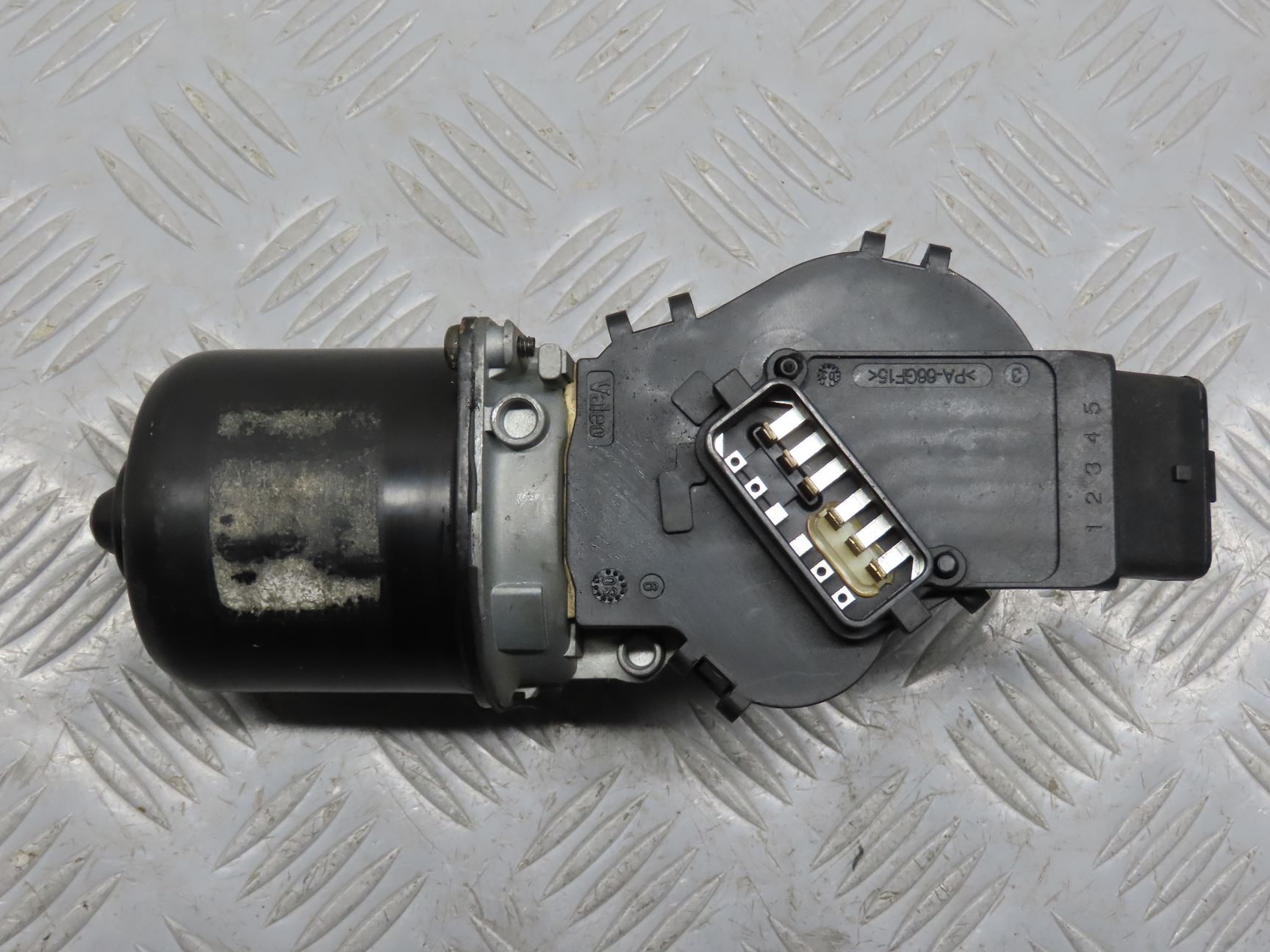 MOTEUR ESSUIE-GLACE AV