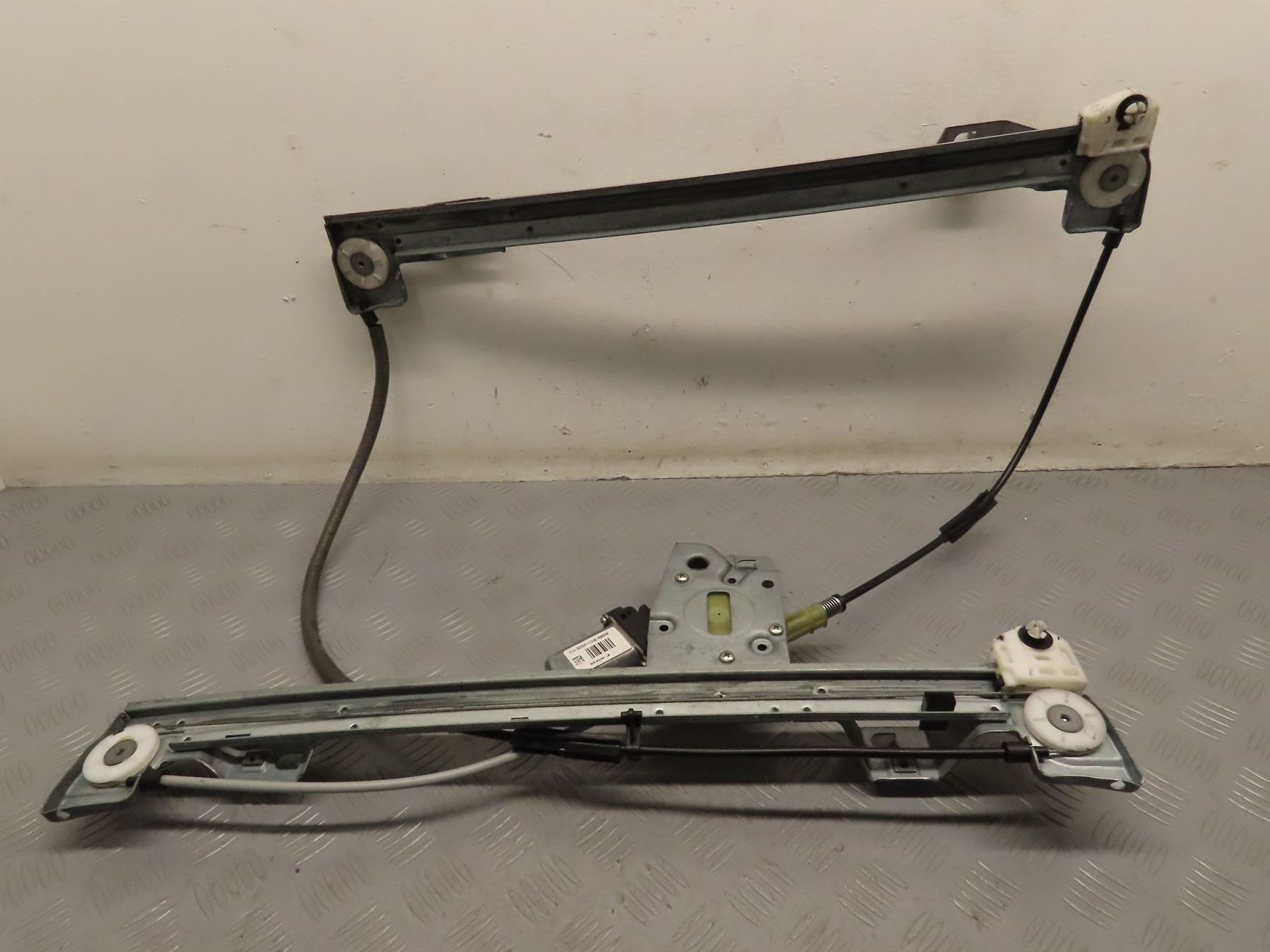 MECANISME+MOTEUR LEVE-GLACE AVD