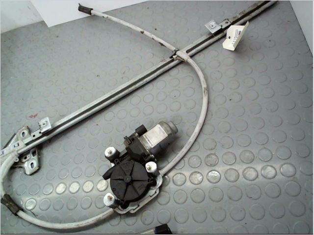 MECANISME+MOTEUR LEVE-GLACE AVD