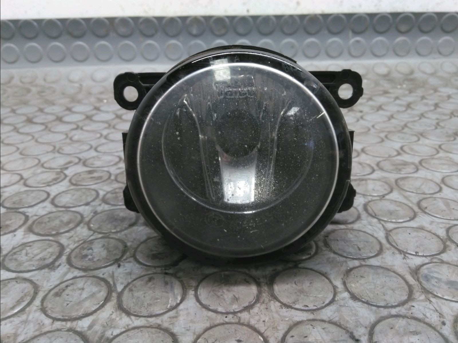 PHARE ANTIBROUILLARD AVD