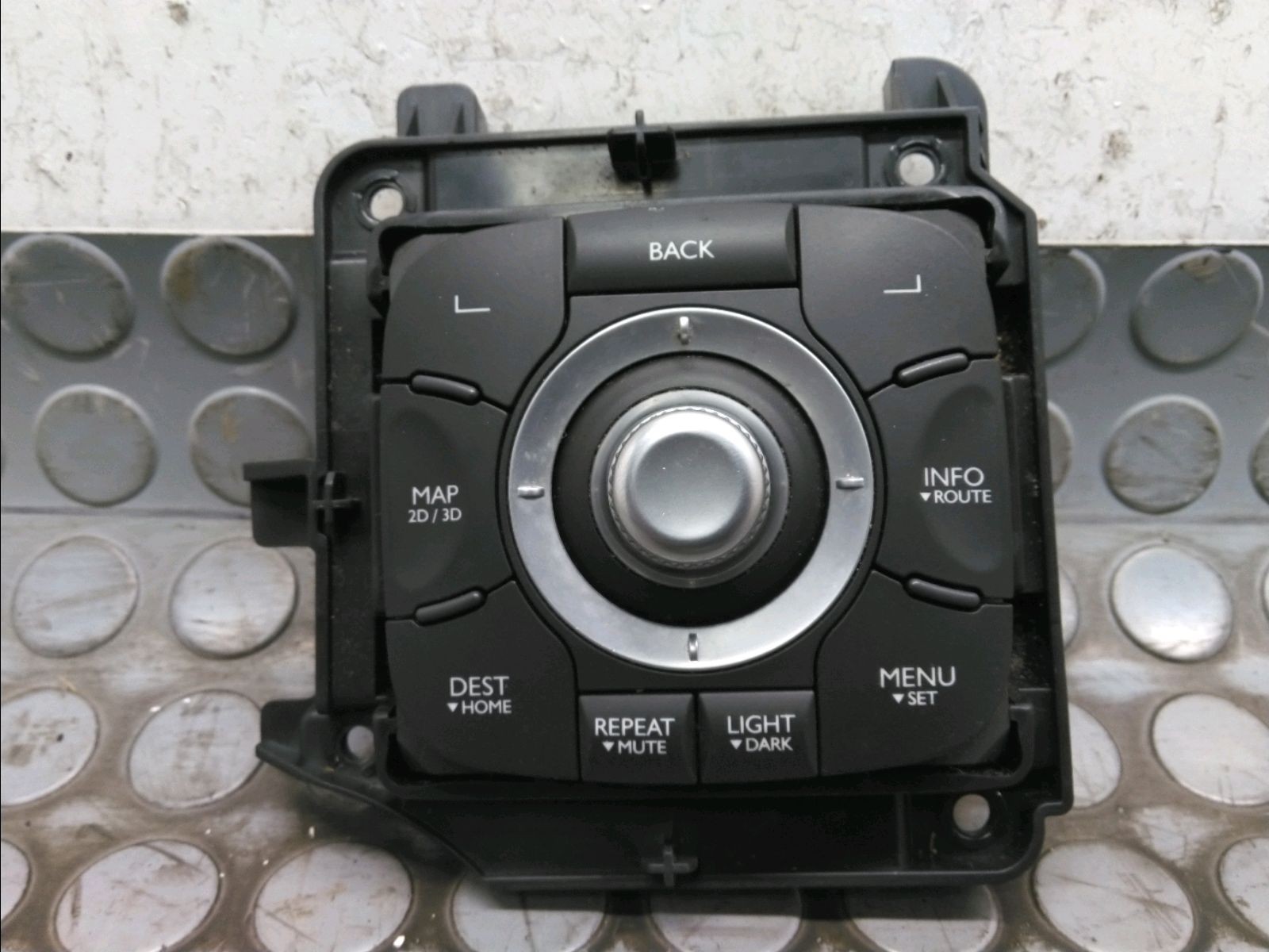 COMMANDE AUTORADIO