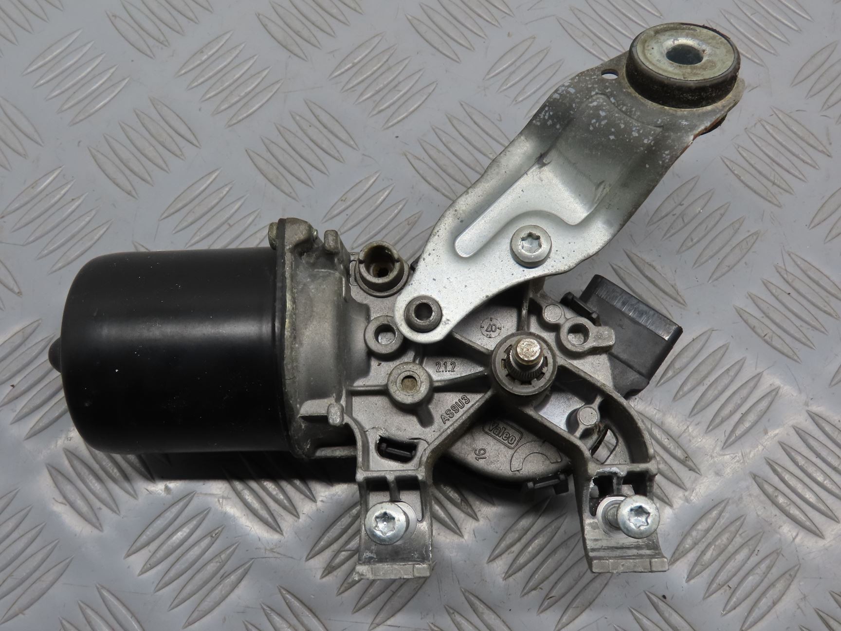 MOTEUR ESSUIE-GLACE AV