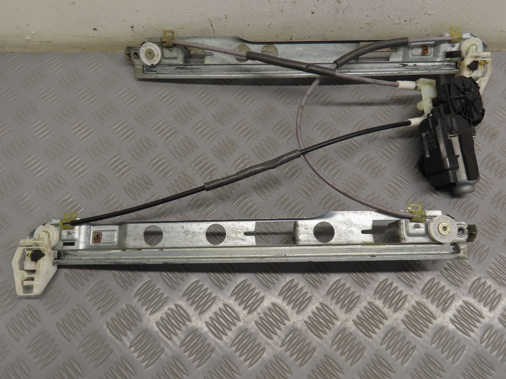 MECANISME+MOTEUR LEVE-GLACE AVD