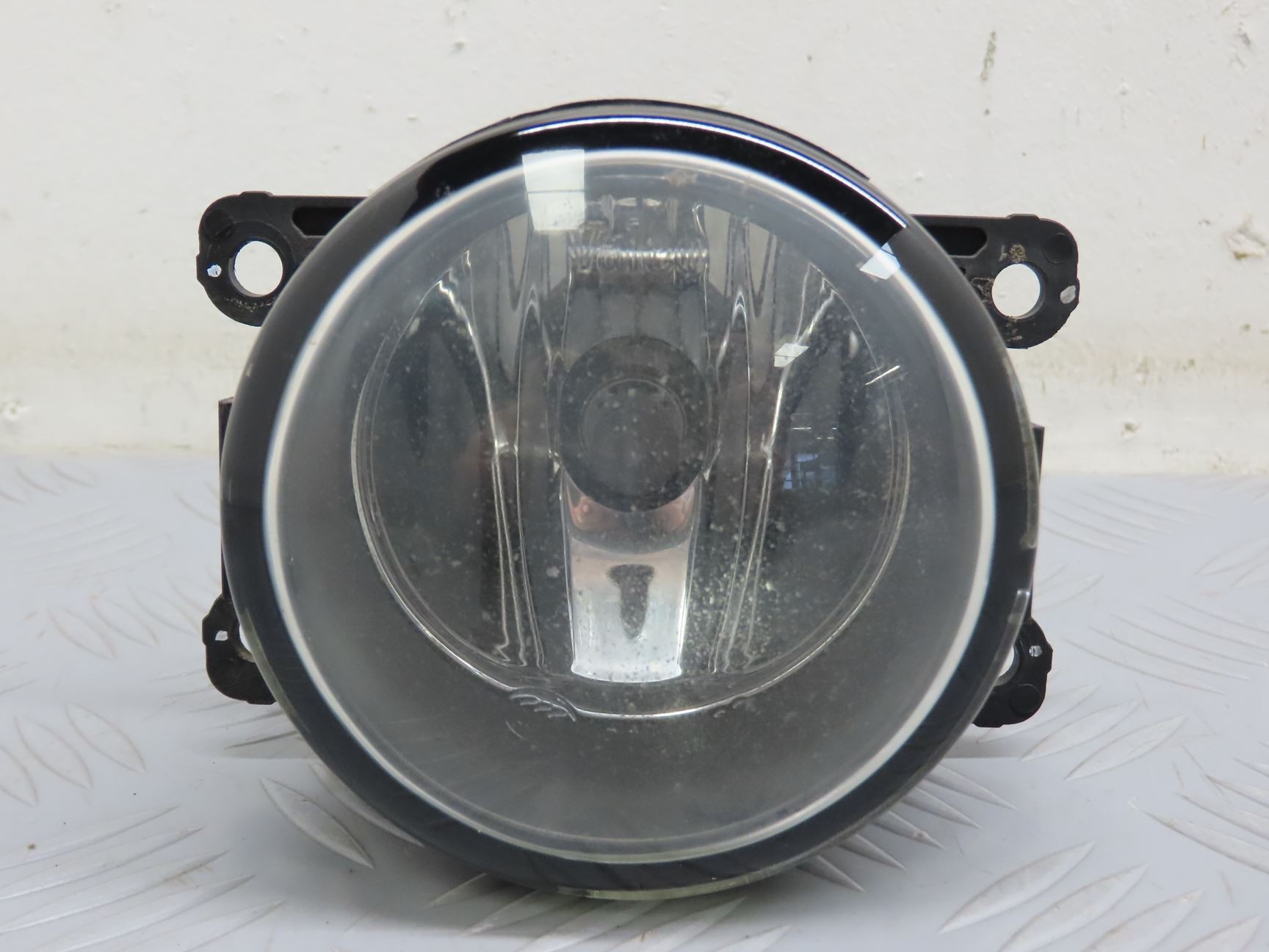PHARE ANTIBROUILLARD AVD