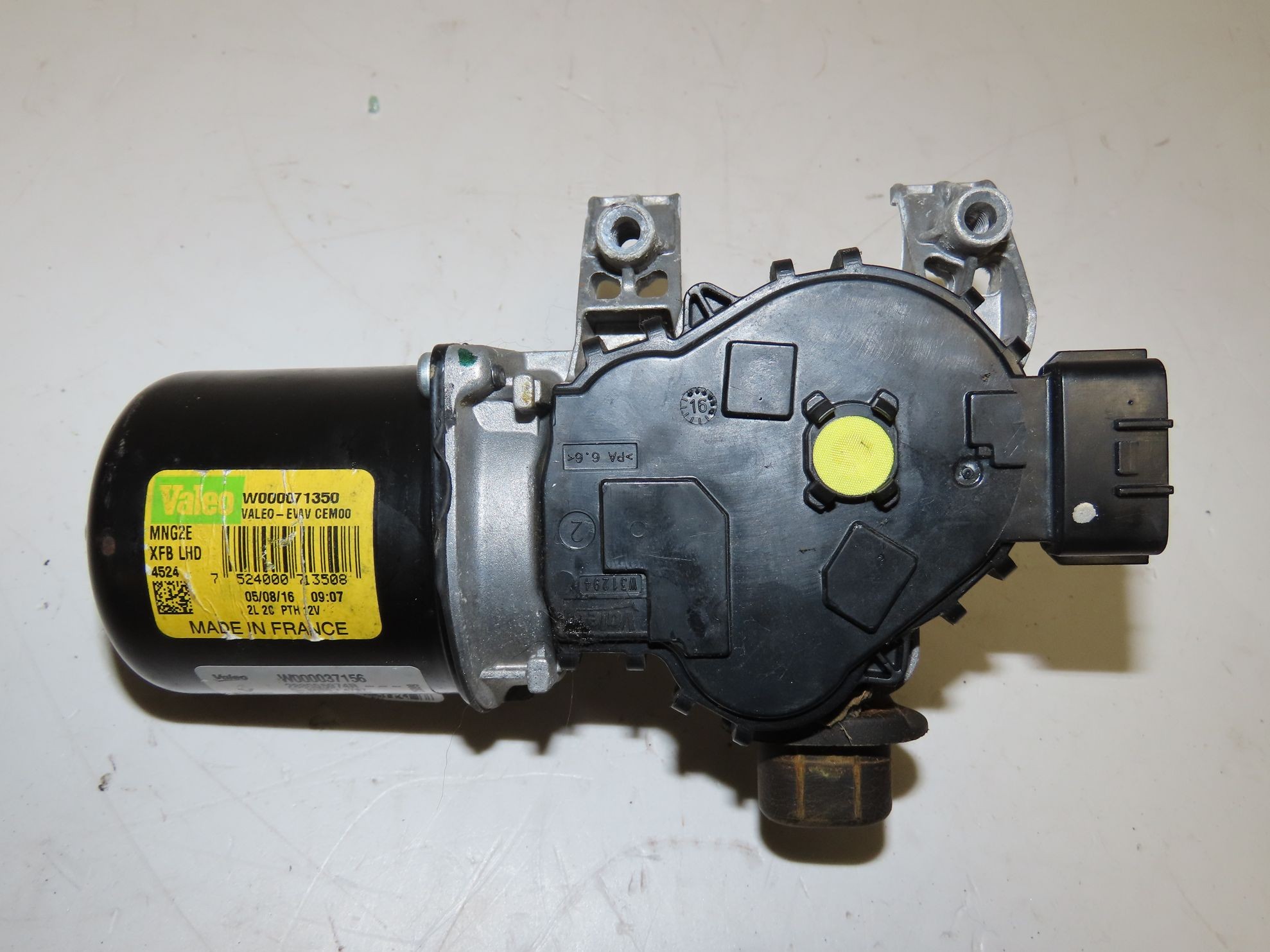 MOTEUR ESSUIE-GLACE AV