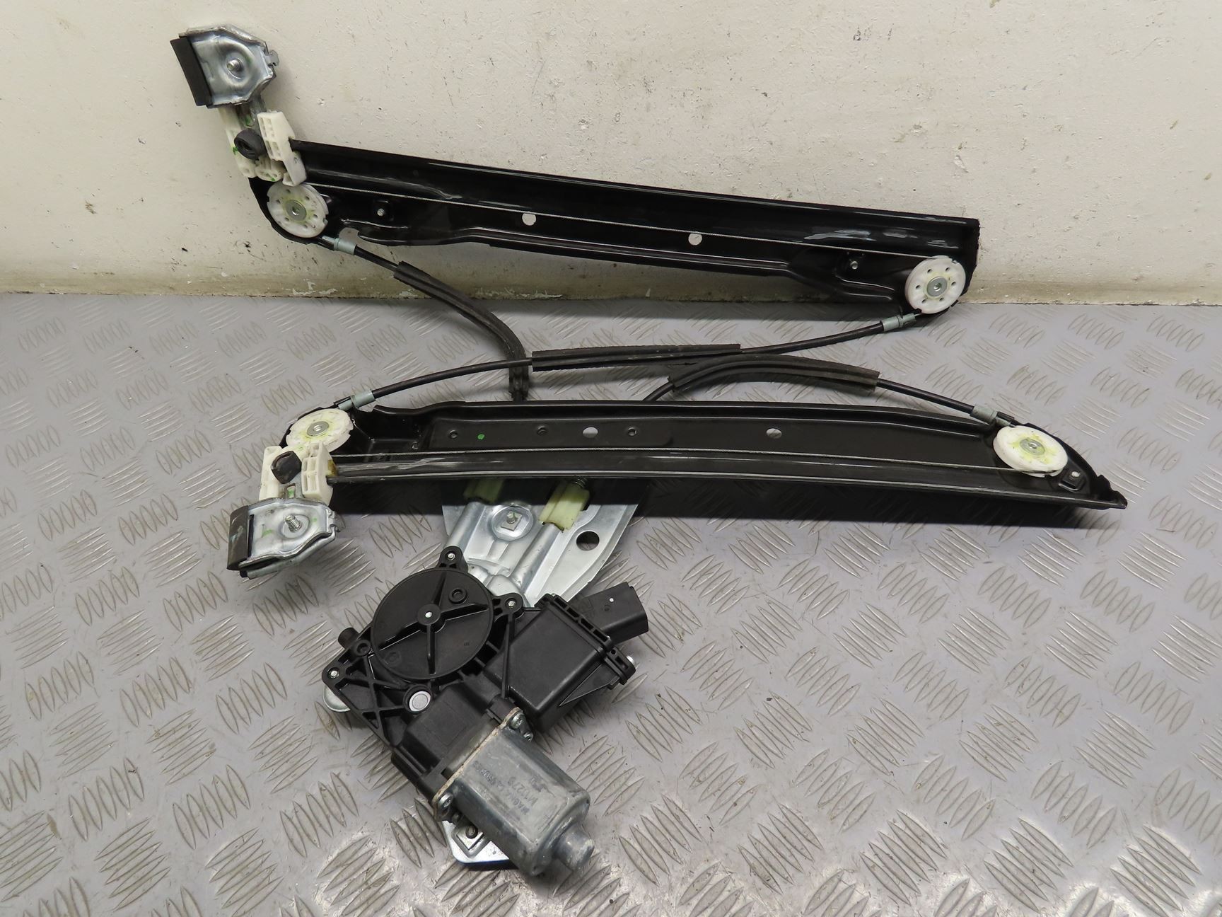 MECANISME+MOTEUR LEVE-GLACE AVG