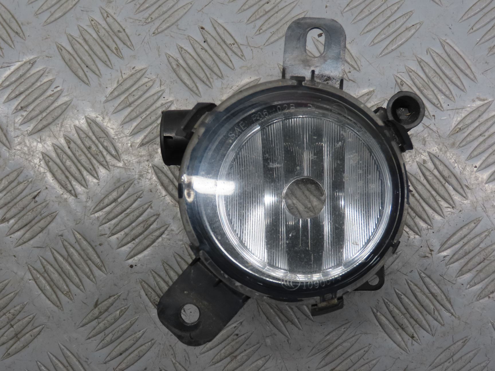 PHARE ANTIBROUILLARD AVG