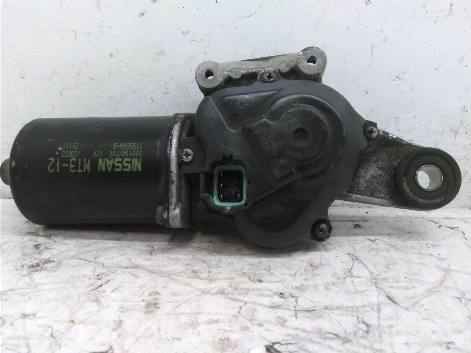 MOTEUR ESSUIE-GLACE AV